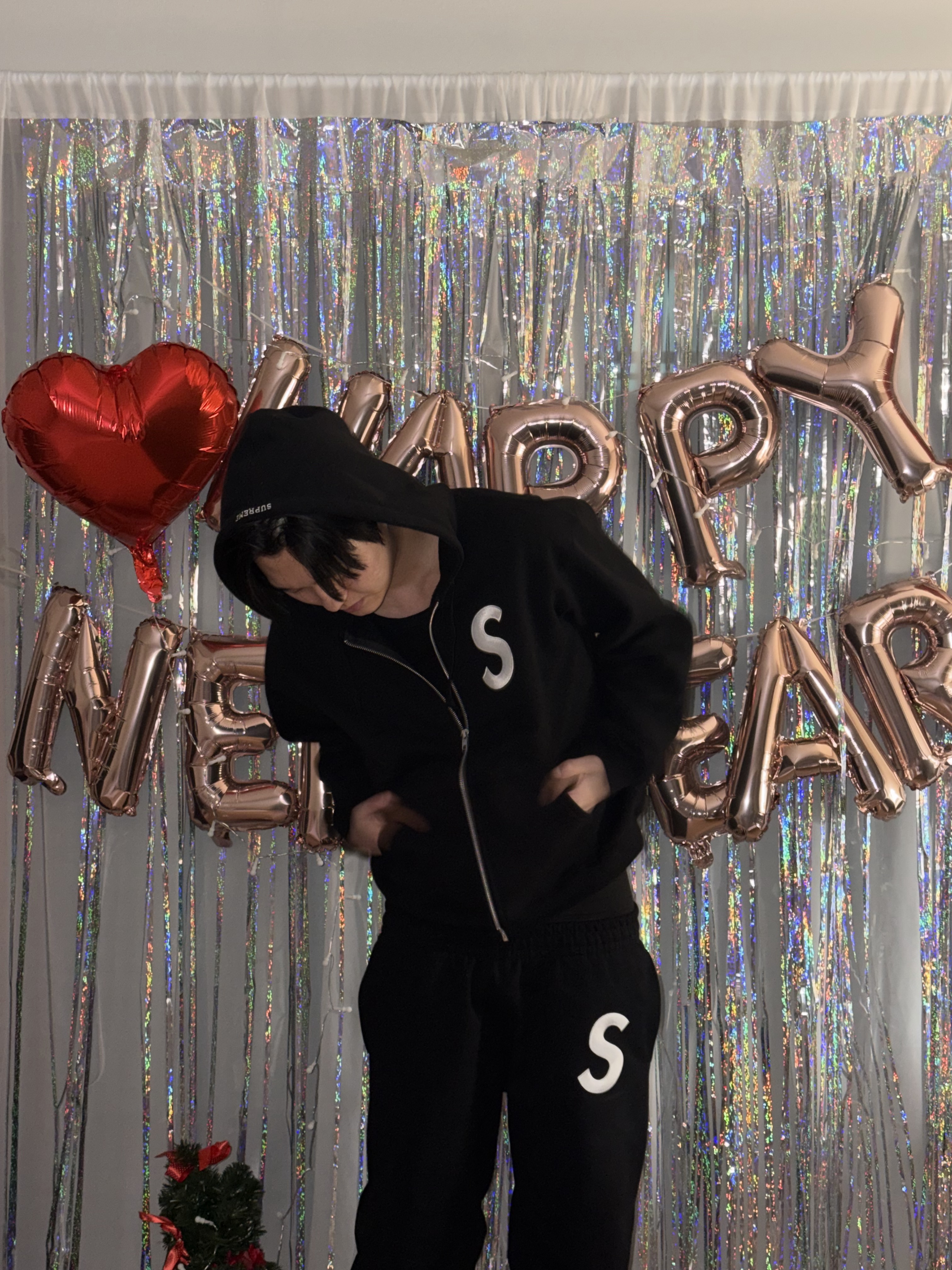 Supreme S Logo Zip Up Hooded Sweatshirt Black - 25FW, Supreme S Logo Zip Up Hooded Sweatshirt Woodland Camo - 25FW 착용 스타일 - 2