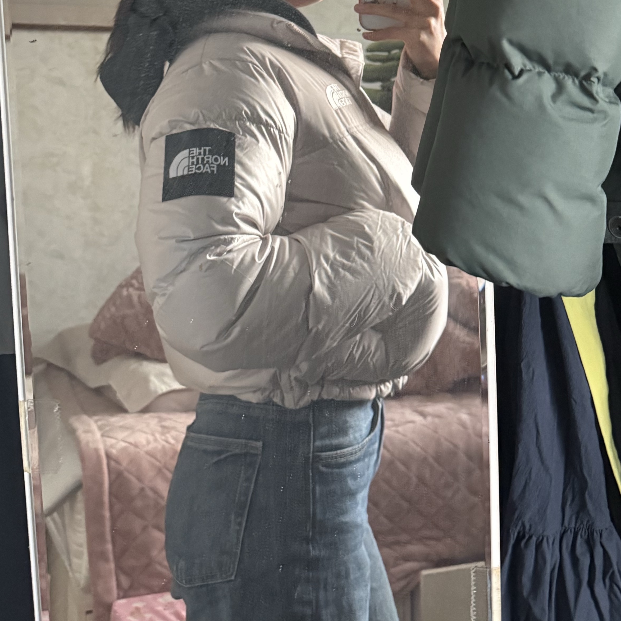 (W) The North Face White Label Novelty Nuptse Down Jacket Cream Beige 착용 스타일 - 6