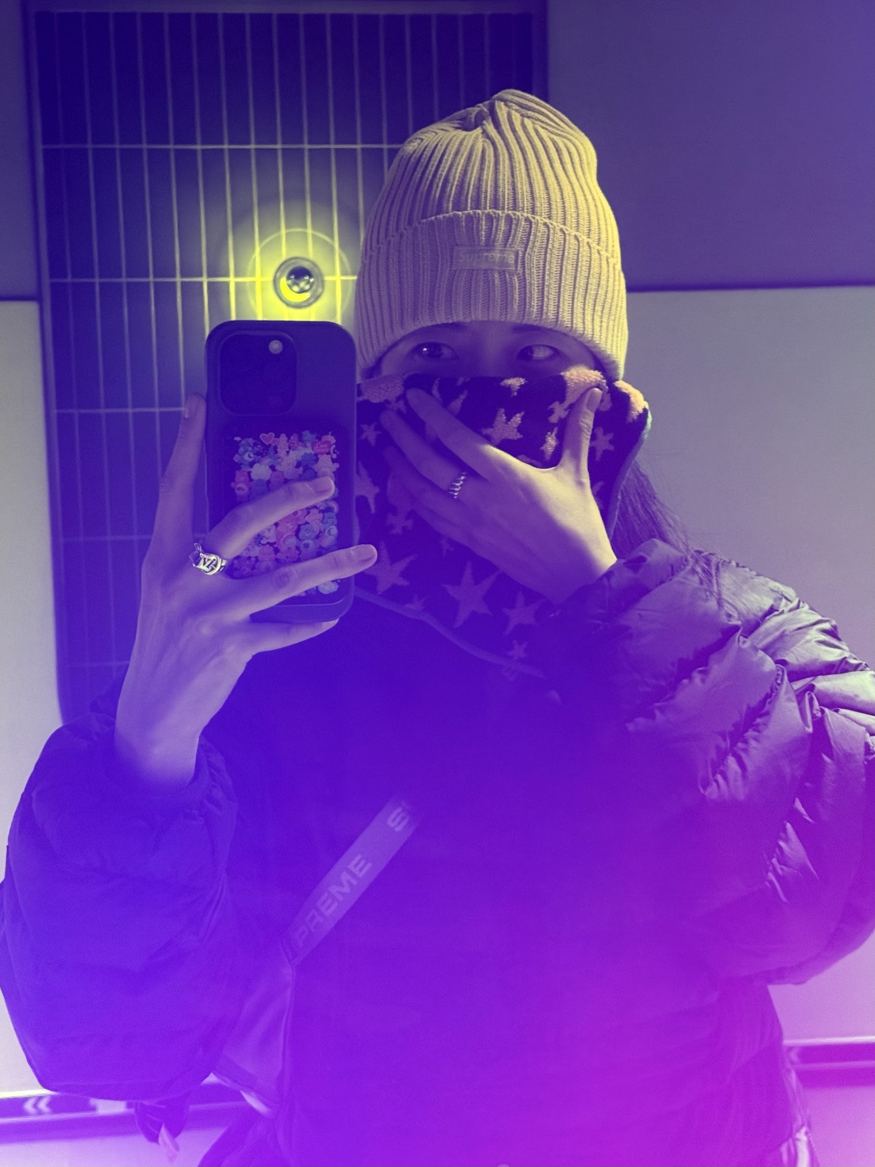 Supreme Overdyed Beanie Light Pink - 26SS, Supreme Micro Down Half Zip Hooded Pullover Black - 24FW 착용 스타일 - 1