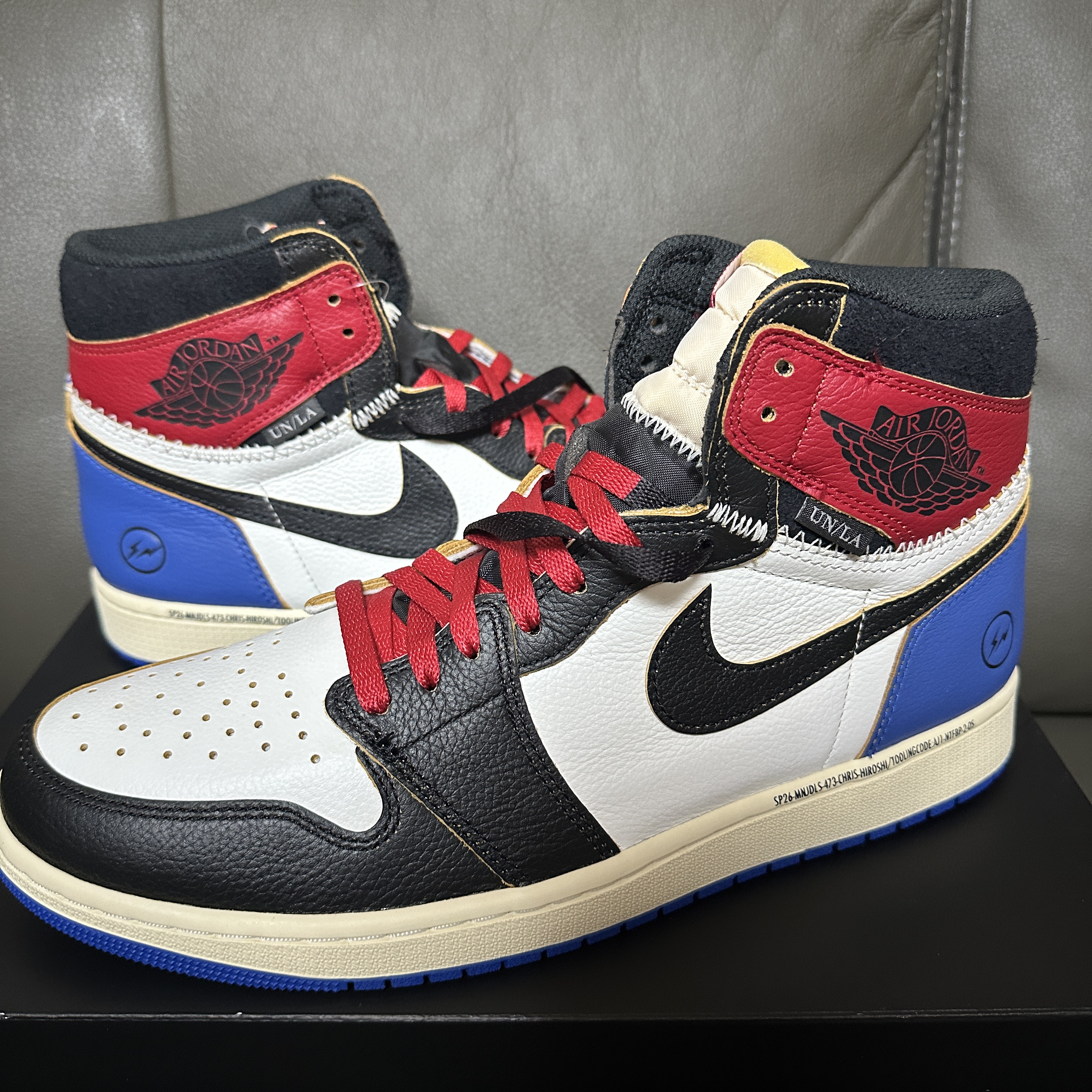 Jordan 1 x Fragment x Union LA Black and Varsity Red 착용 스타일