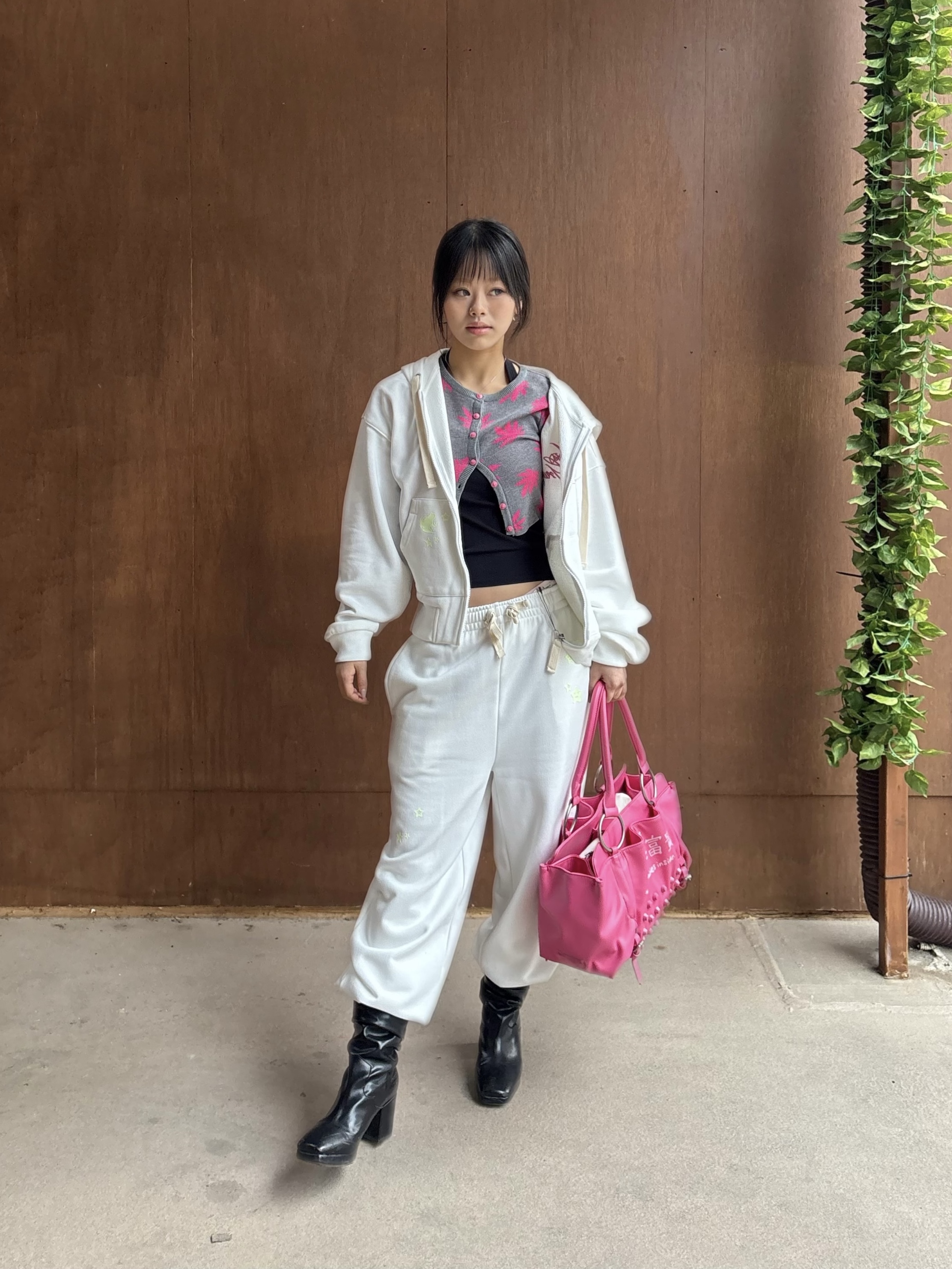 Sculptor Millionaire Tote Bag Acid Pink, Sculptor Millionaire Tote Bag White 착용 스타일 - 2