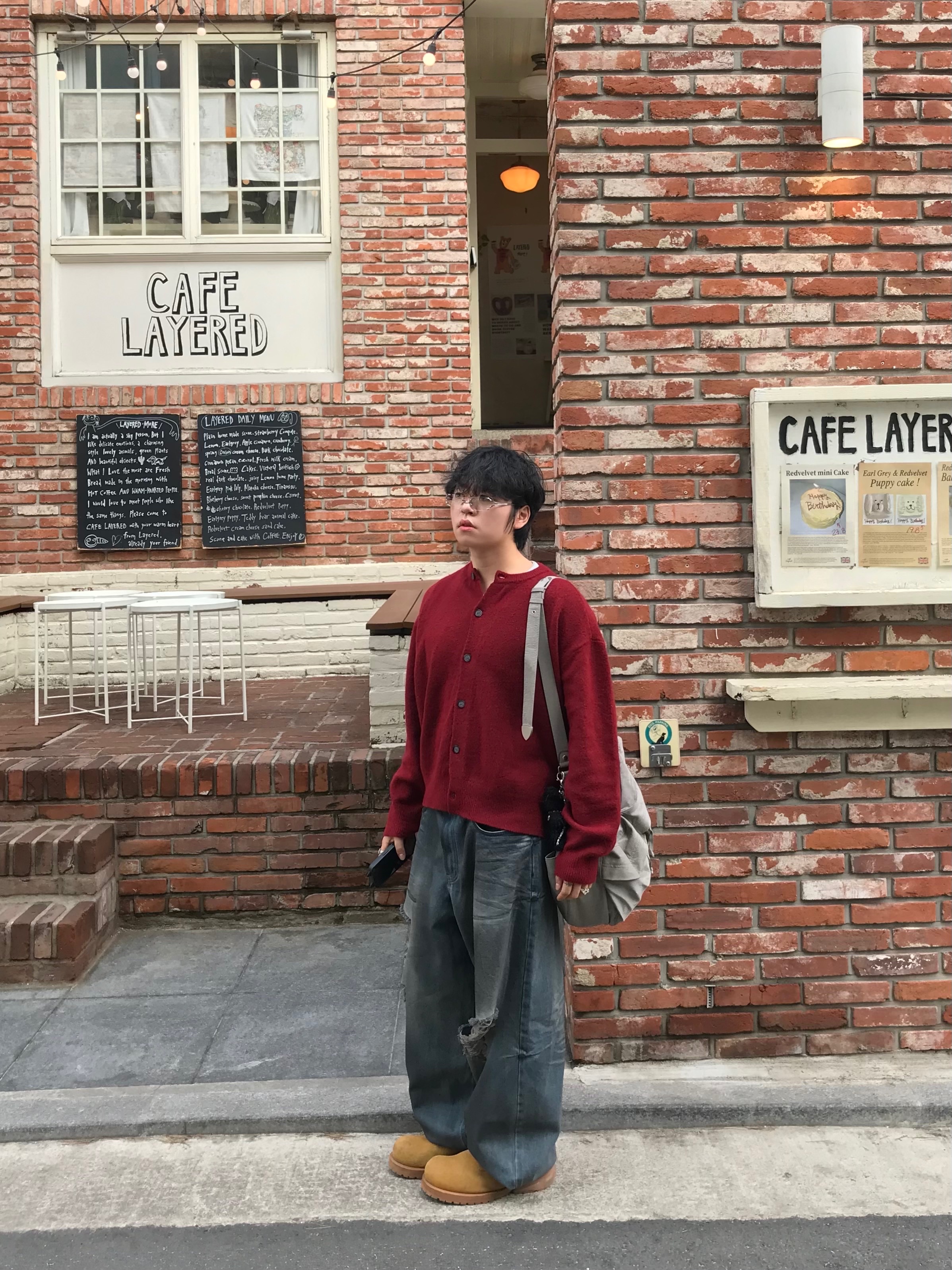 Millo Archive Crop Move V-Neck Cardigan Red, BLR Destroyed Oil Washed Wide Denim Pants Light Blue 착용 스타일 - 7