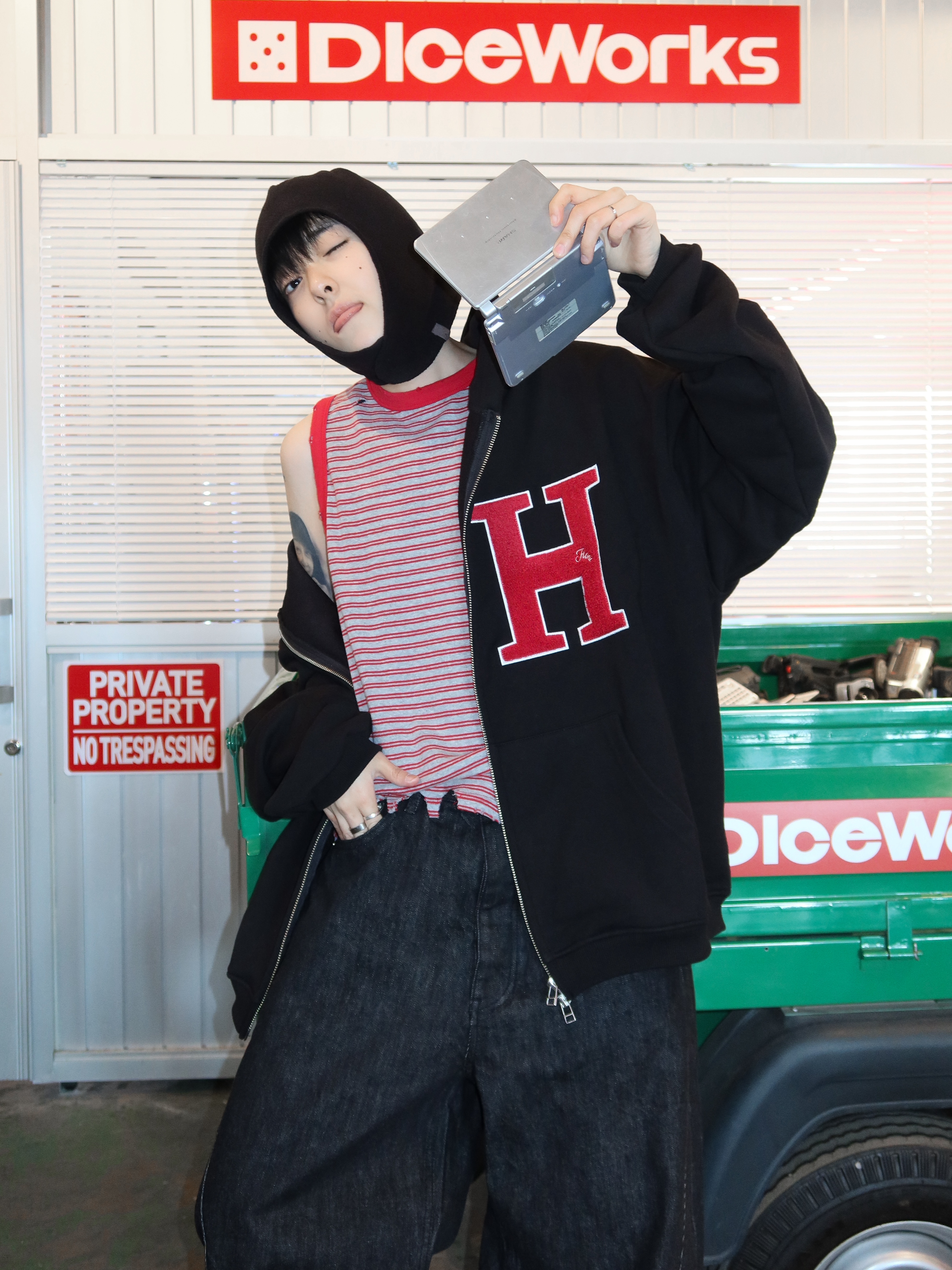 Hono Report H Boucle Hooded Zip-up Red Patch, Farfromwhat Far Selvedge Wide Jeans 착용 스타일 - 10
