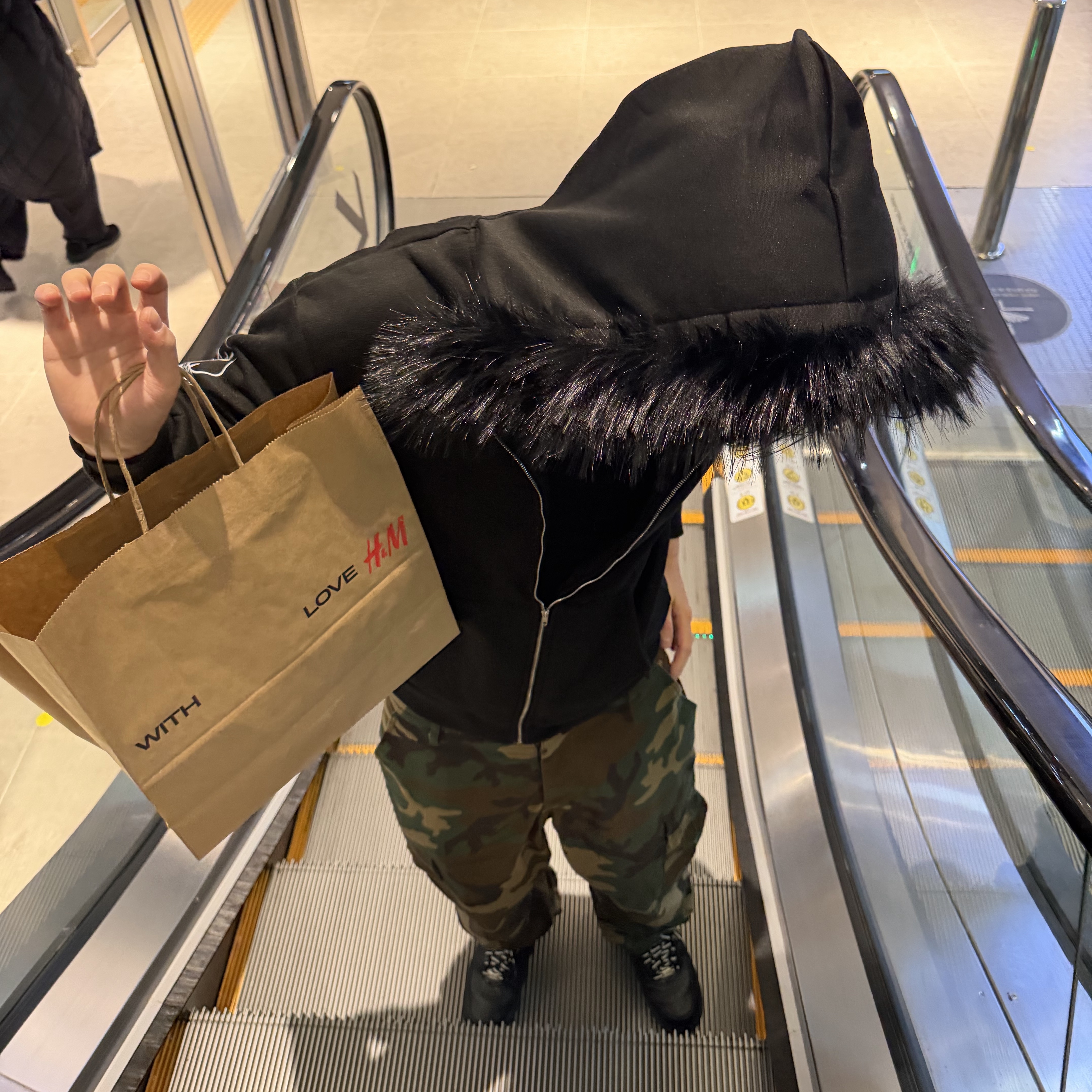 Nike x Supreme Air Force 1 Low Black, The North Face White Label Novelty Nuptse RDS Down Jacket Black 착용 스타일 - 3