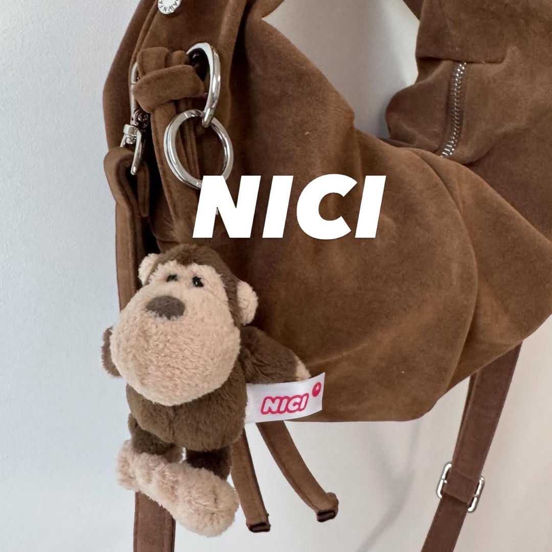 [KREAM 단독] NICI Monkey 10cm Bean Bag Keyring 착용 스타일 - 1