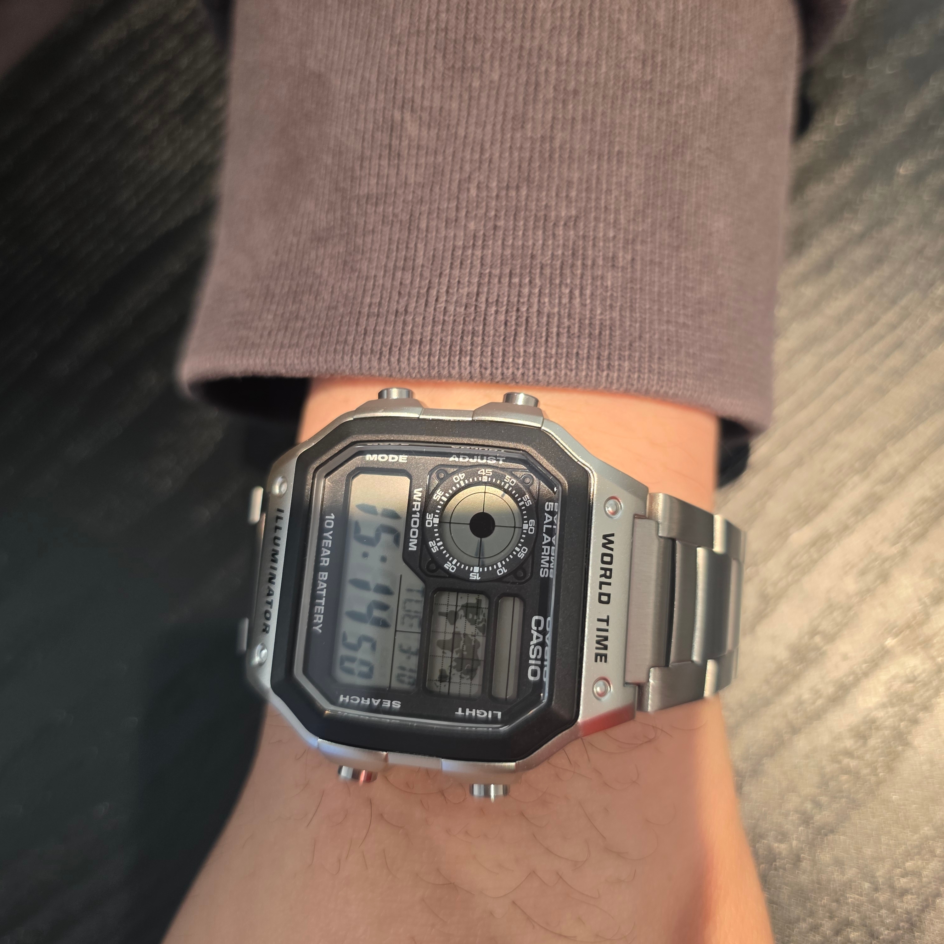 Casio AE-1200WHD-1AV 착용 스타일