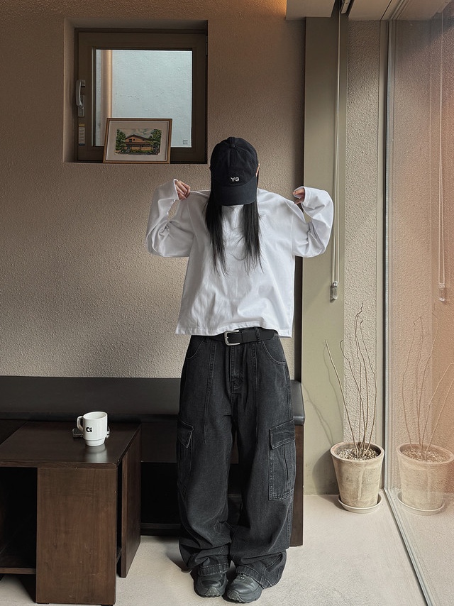 Oakley Light Breathe Triple Black, Y-3 Dad Cap Black 착용 스타일 - 2