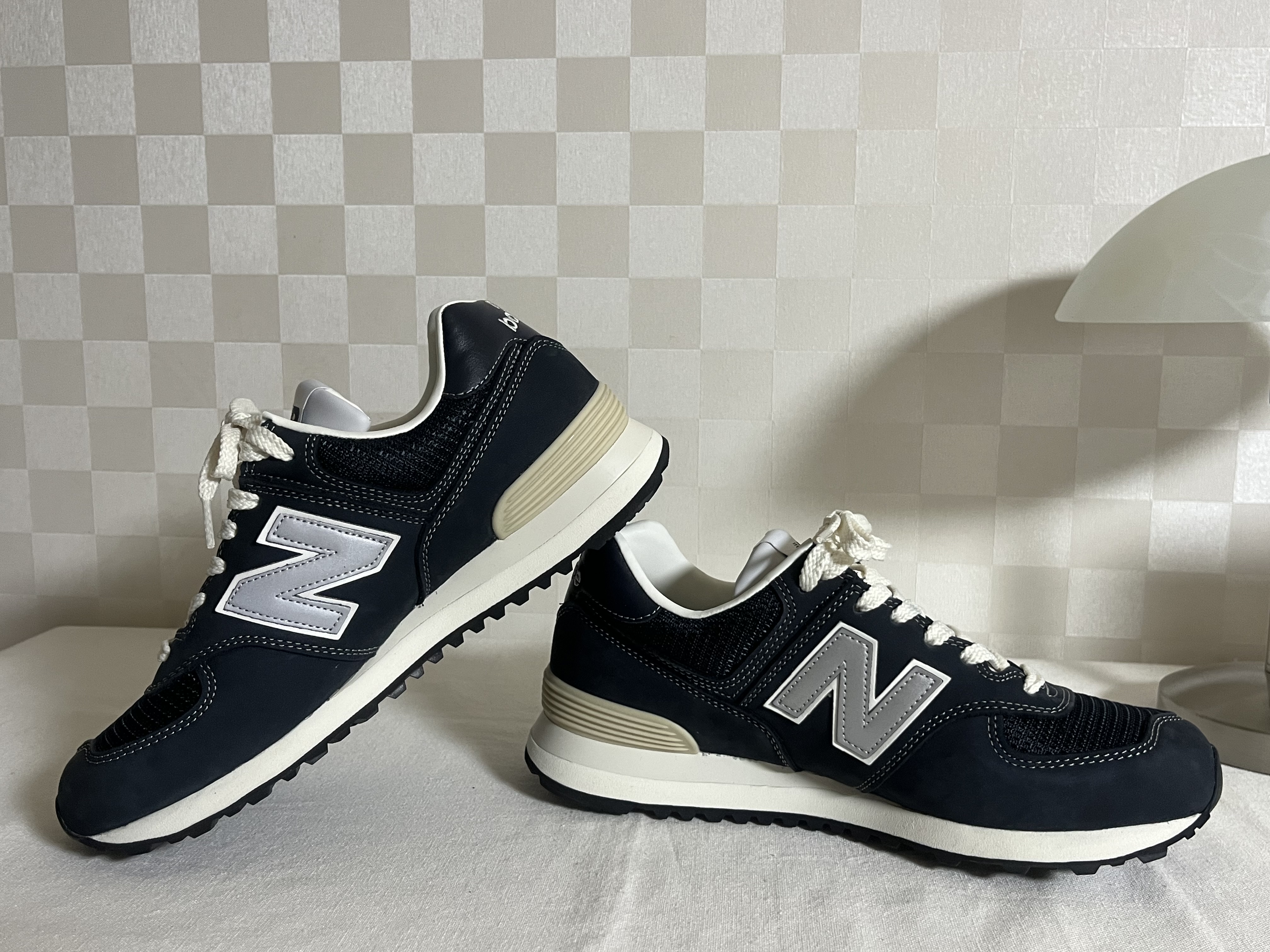 New Balance x Pottery 574 Premium Hard Navy 착용 스타일 - 1