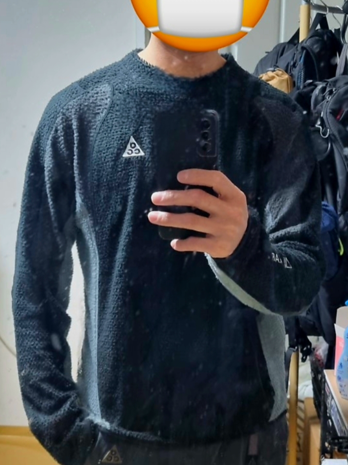 Nike ACG Wolf Lichen Crewneck Black Anthracite - Asia 착용 스타일