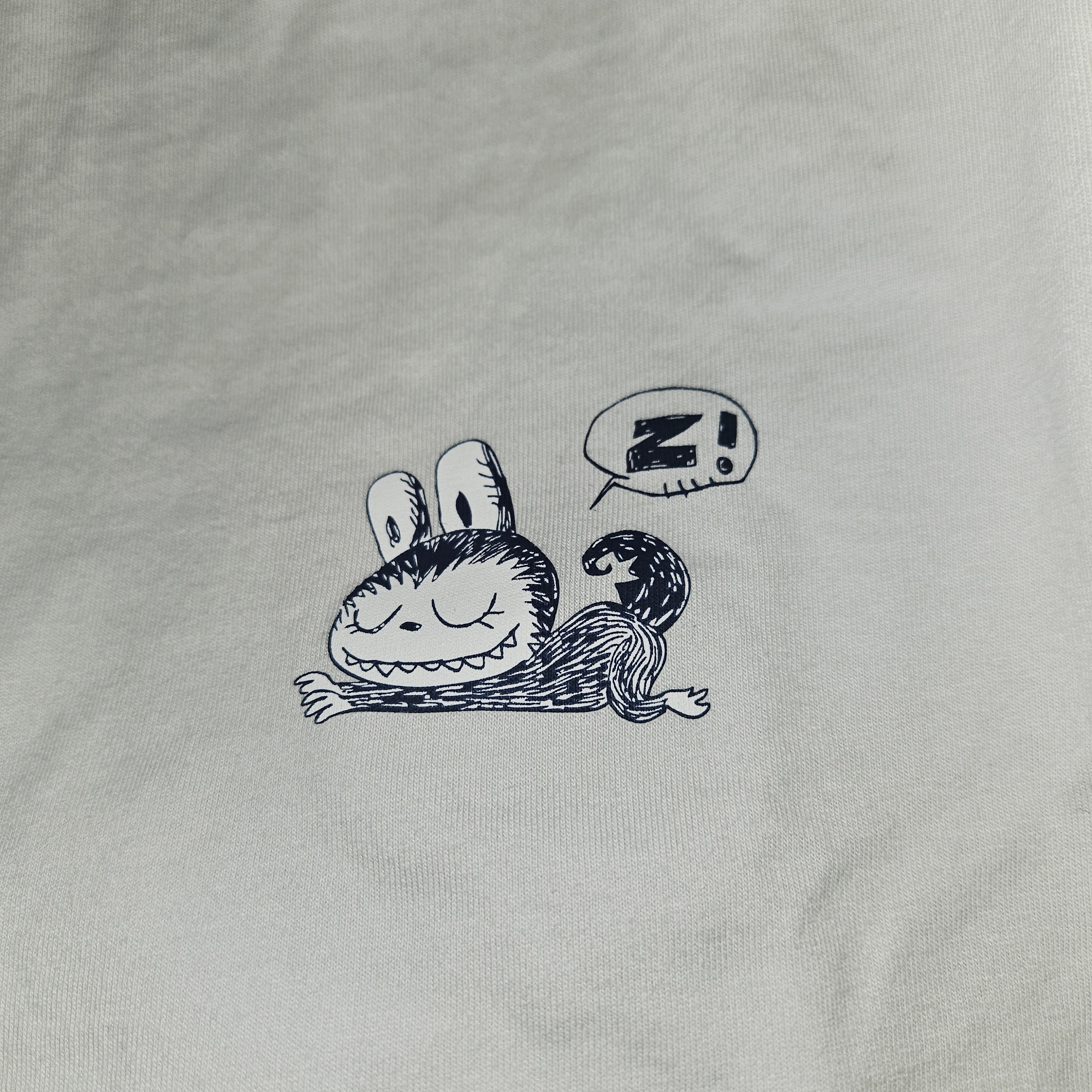 (W) Uniqlo UT x Pop Mart Graphic T-Shirt G Light Gray - JP 착용 스타일 - 2