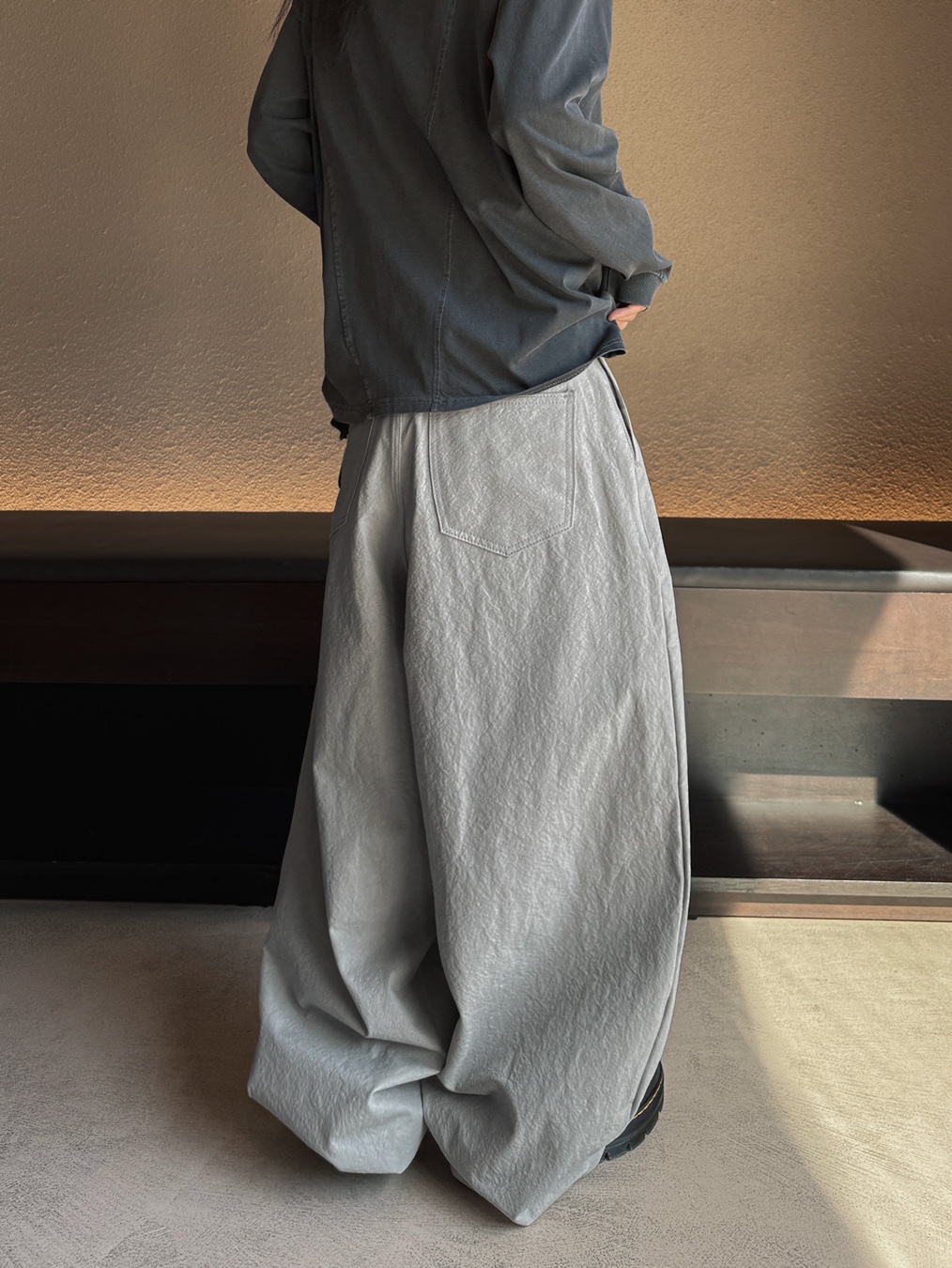 Dr. Martens Reeder Wyoming Leather Utility Shoes Black 착용 스타일 - 5