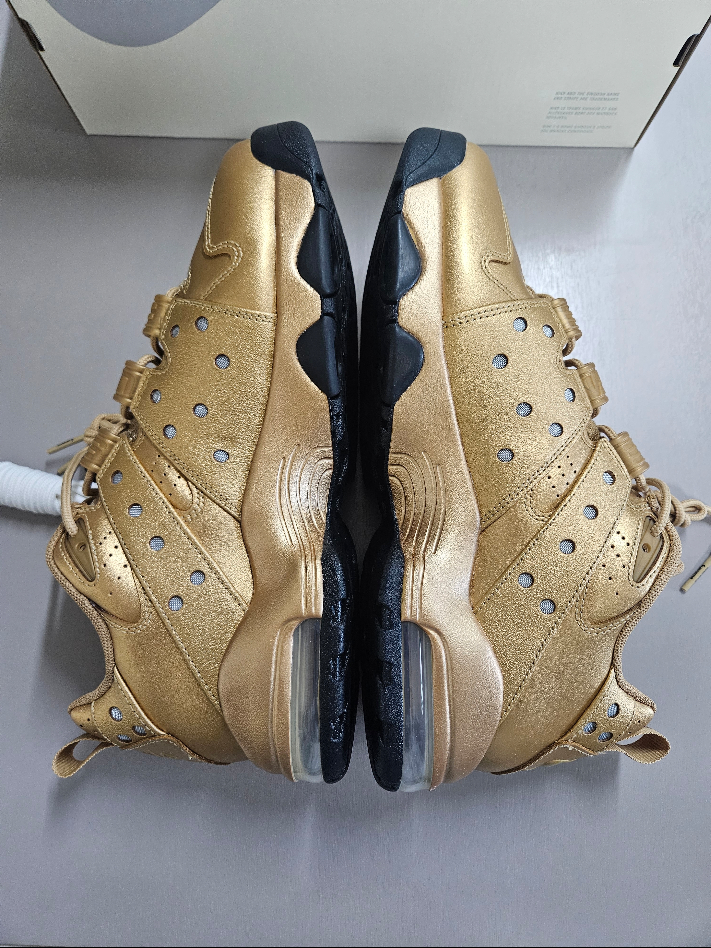 Nike x Supreme SB Air Max 2 CB 94 Low Metallic Gold Varisty Red Metallic Gold Black 착용 스타일 - 9