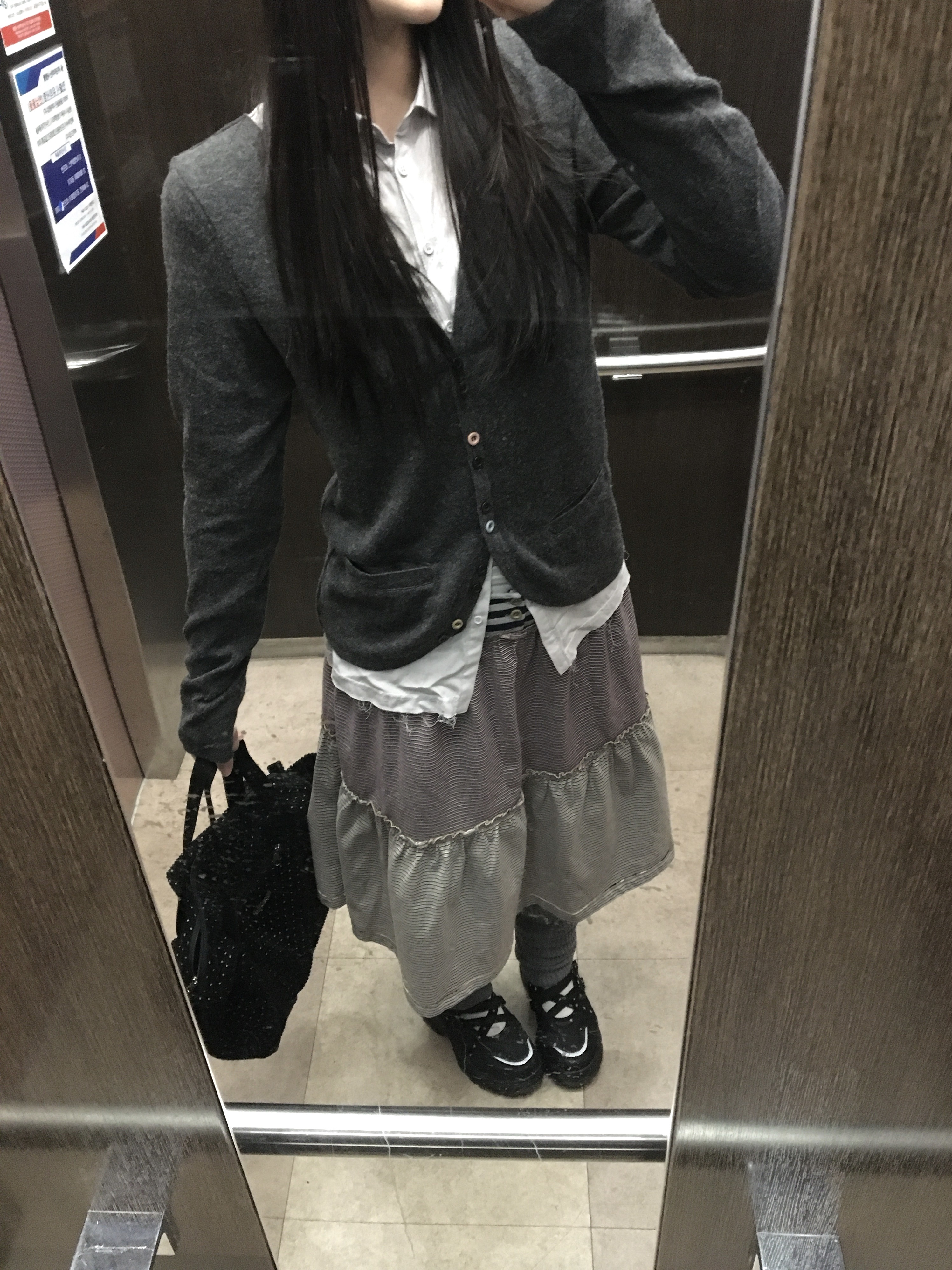 COYSEIO Layered Shirt Cardigan Dark Grey, COYSEIO Colored Stripe Midi Skirt Grey Beige 착용 스타일