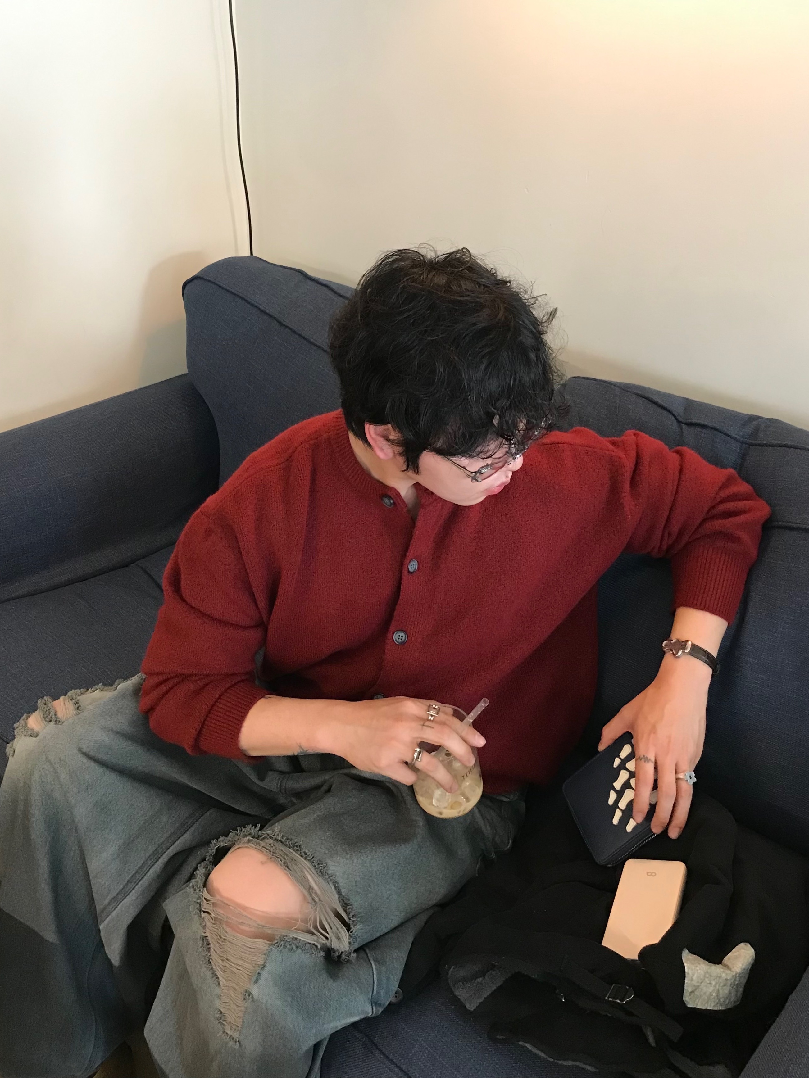 Millo Archive Crop Move V-Neck Cardigan Red, BLR Destroyed Oil Washed Wide Denim Pants Light Blue 착용 스타일 - 5