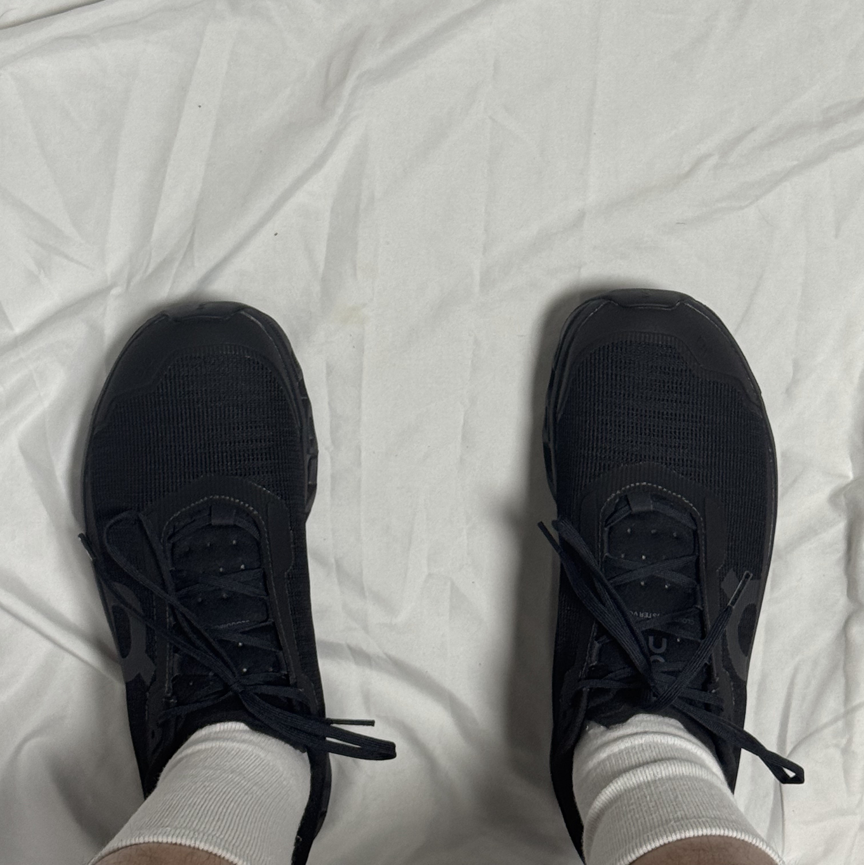 On Running Cloudmonster All Black 착용 스타일 - 2