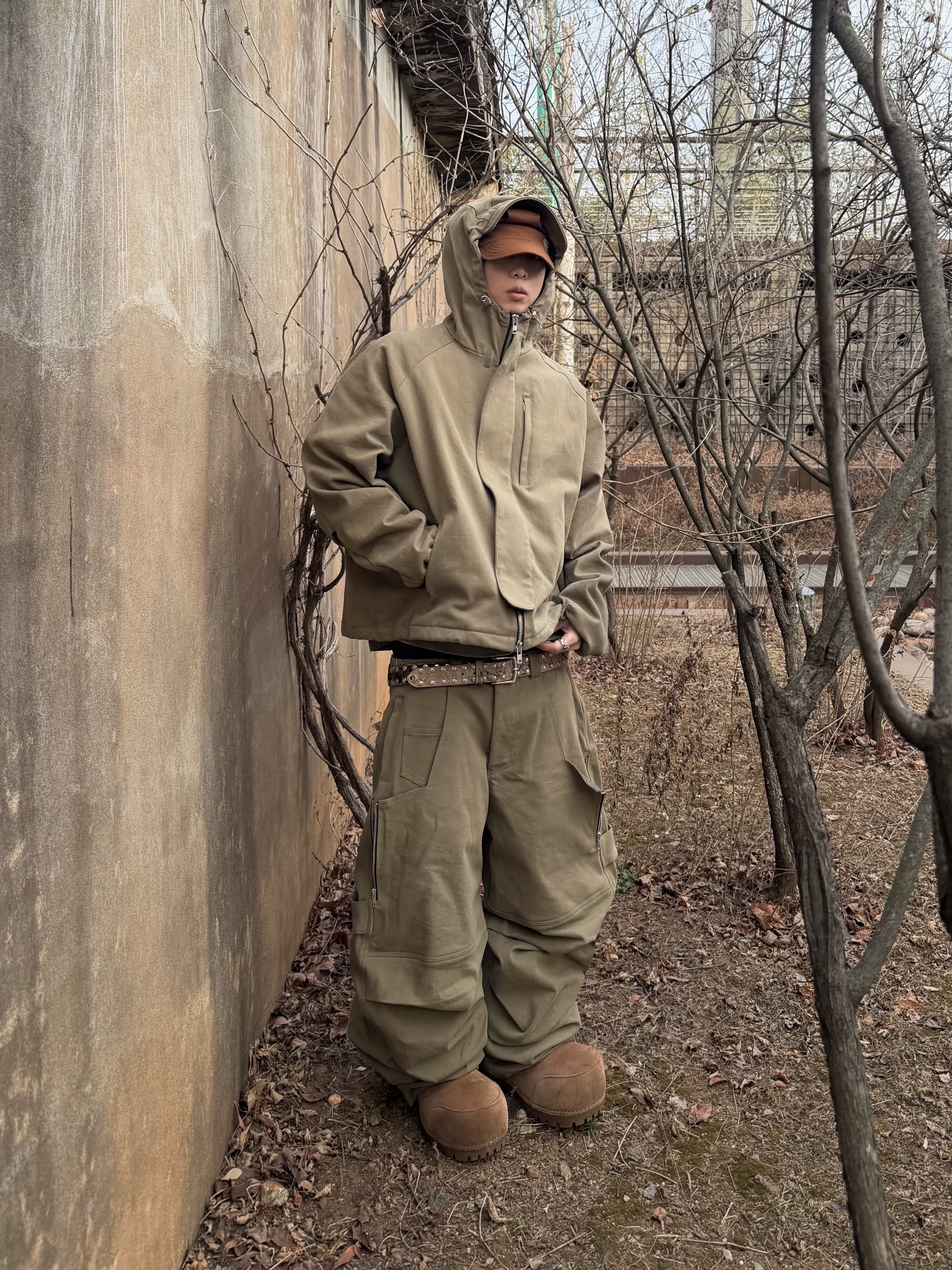 Kamien Ground Shell Moleskin Jacket Light Olive, Kamien Ground Moleskin Pants Light Olive 착용 스타일 - 3