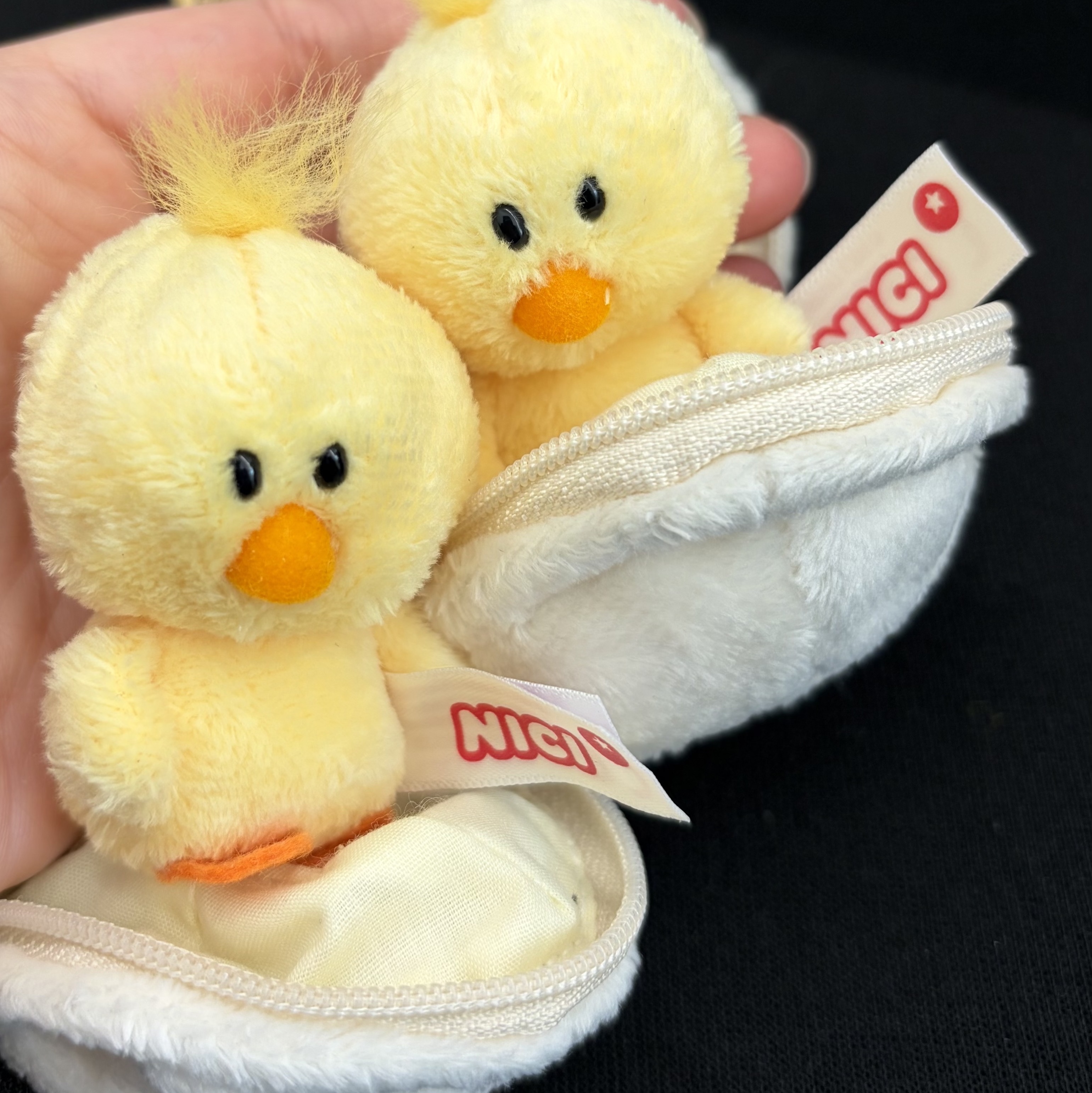 [KREAM 단독] NICI 7cm chicken in egg w. keyring 착용 스타일