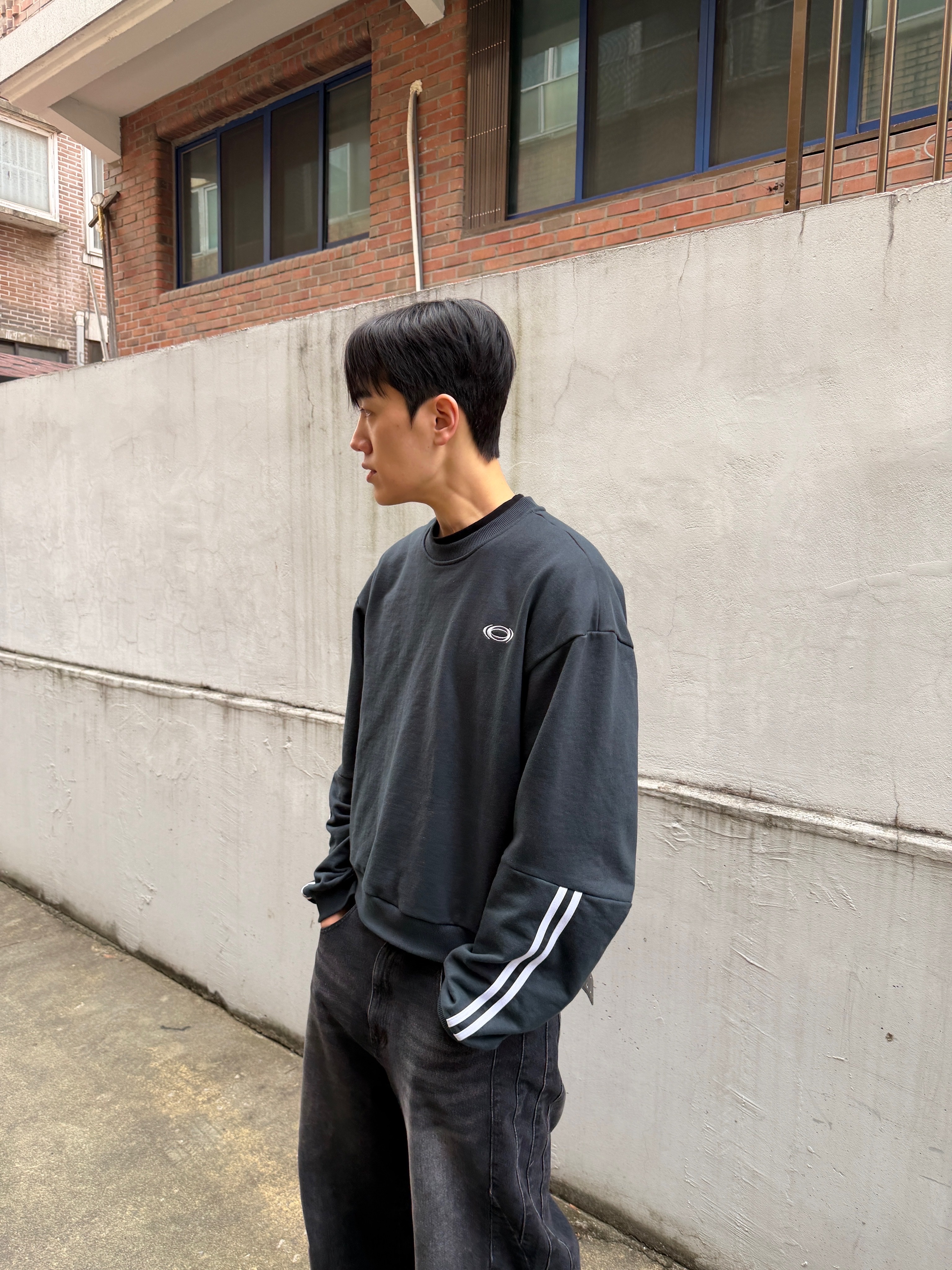 Civision by CSC Iconic Sweatshirt Dark Navy, Civision by CSC Japanese Paneled Denim Pants 착용 스타일 - 2