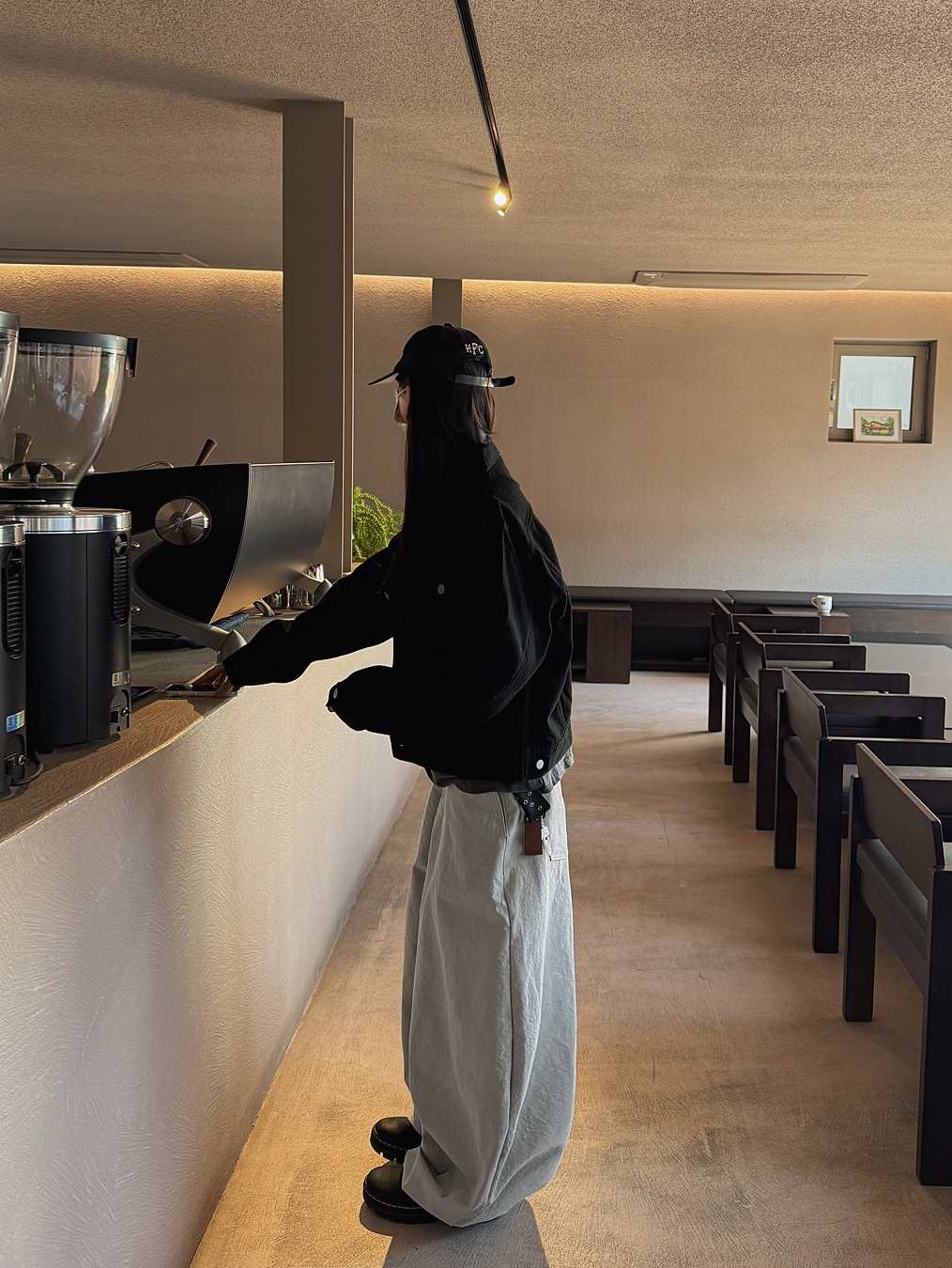 Dr. Martens Reeder Wyoming Leather Utility Shoes Black 착용 스타일 - 2