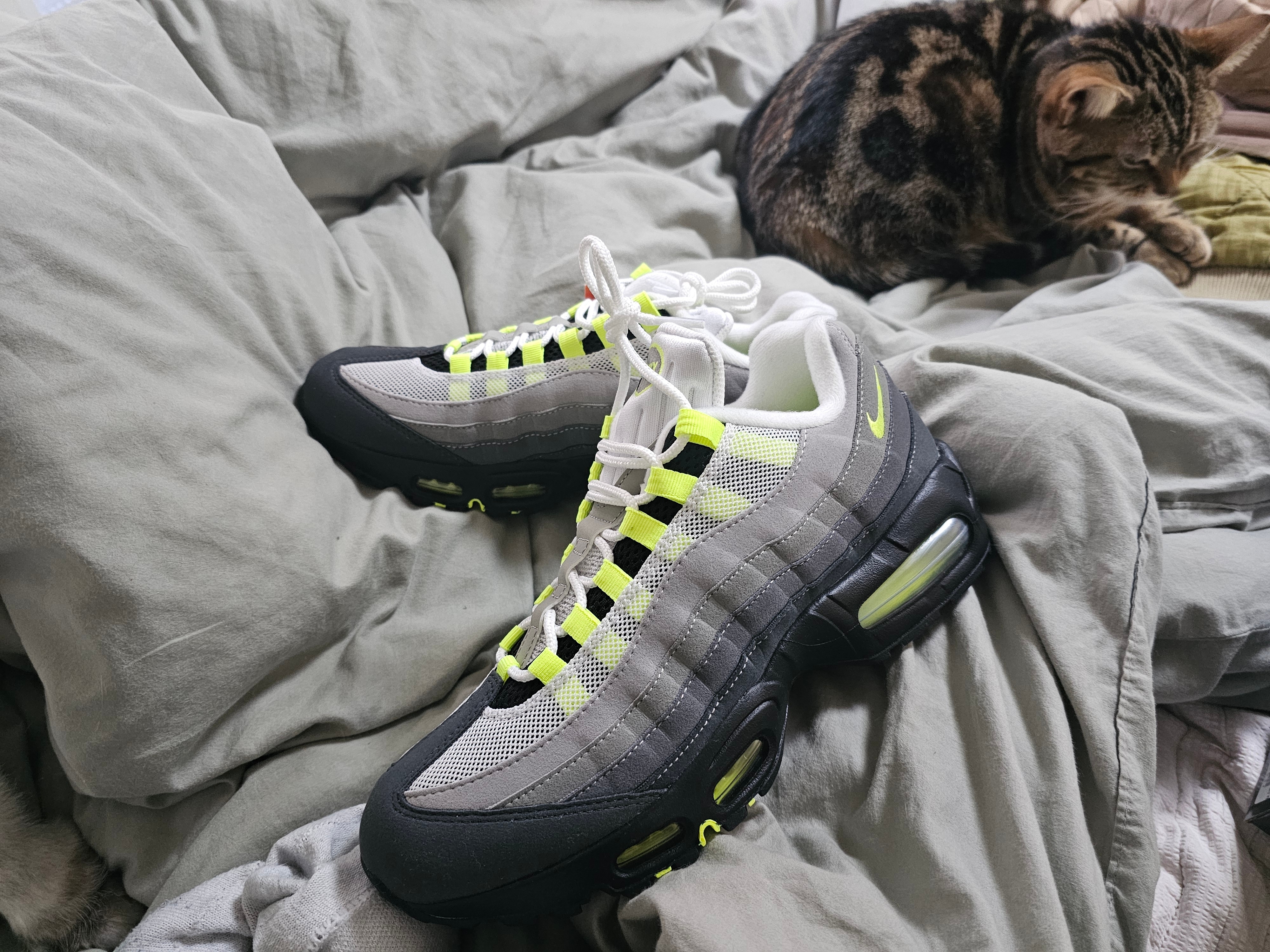Nike Air Max 95 OG Neon 착용 스타일 - 1