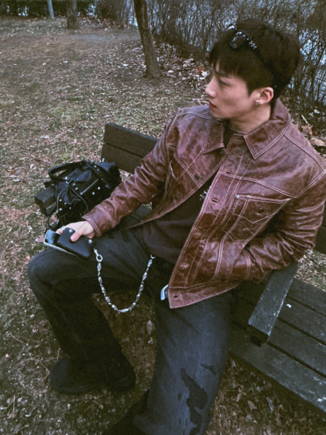 Zara Washed Leather Jacket Brown, Balenciaga Le Cagole Medium Tote Bag Black 착용 스타일