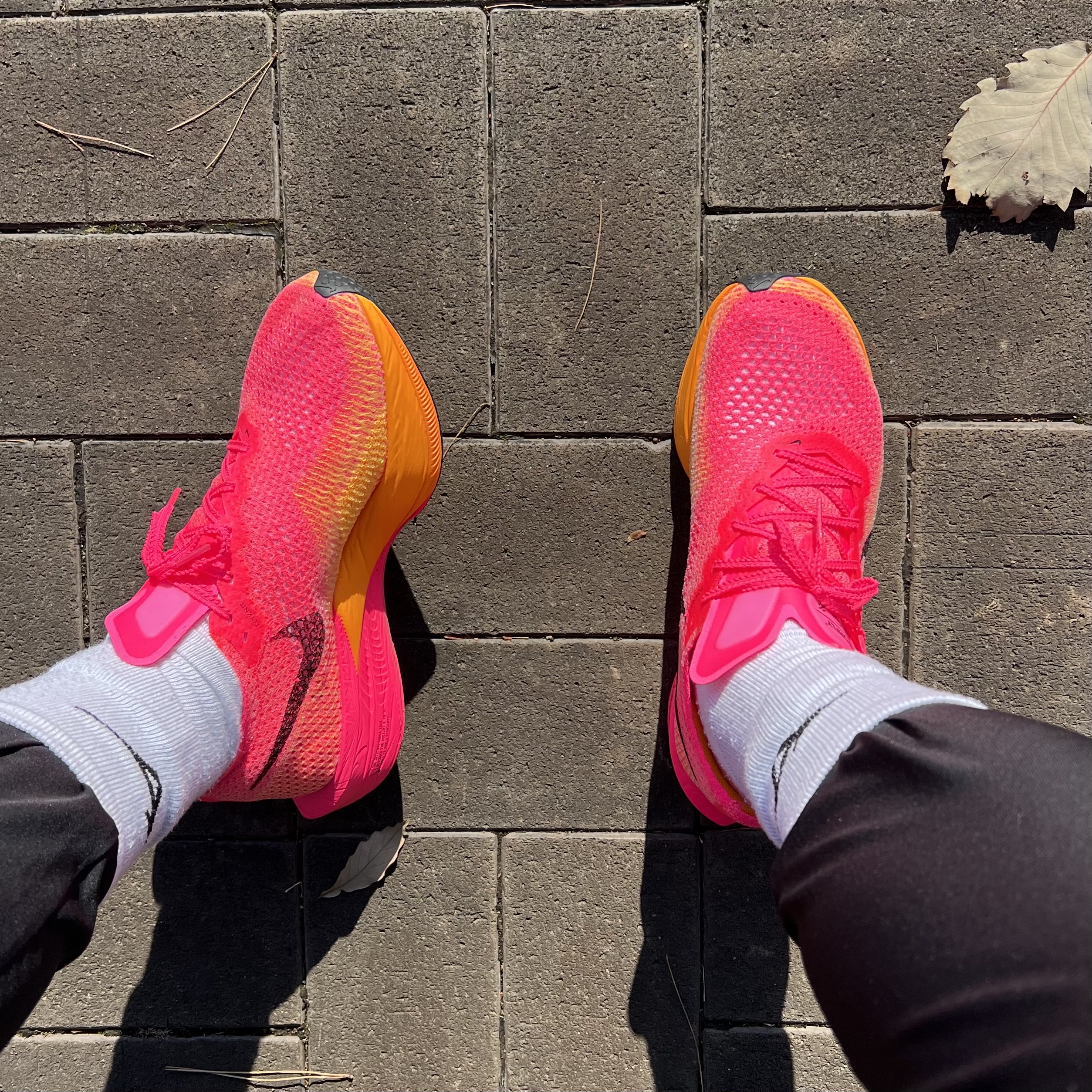 Nike ZoomX Vaporfly Next% 3 Hyper Pink 착용 스타일