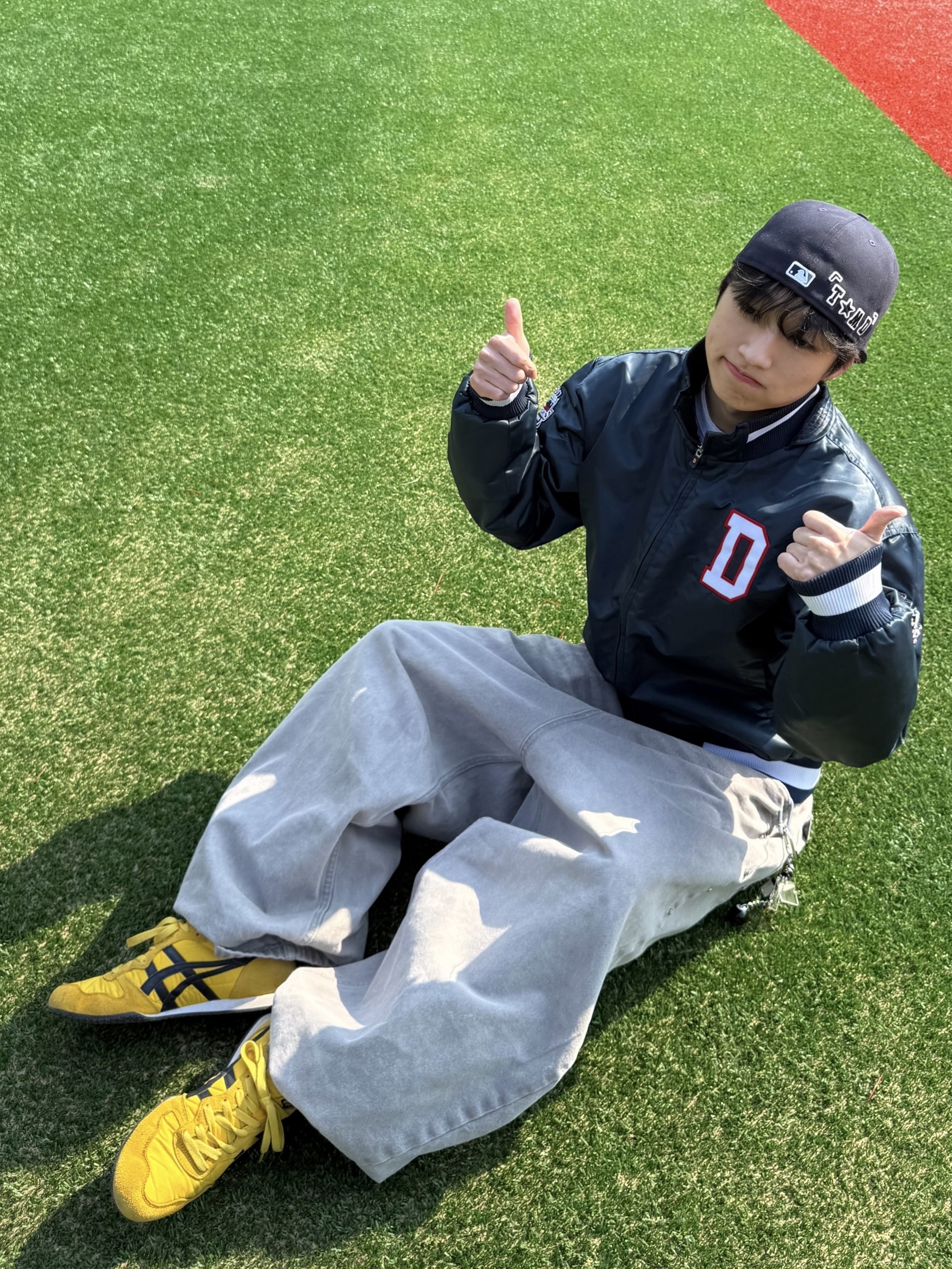 New Era 59Fifty MLB Authentic New York Yankees Game Navy, Onitsuka Tiger Mexico 66 Yellow Black 착용 스타일 - 1