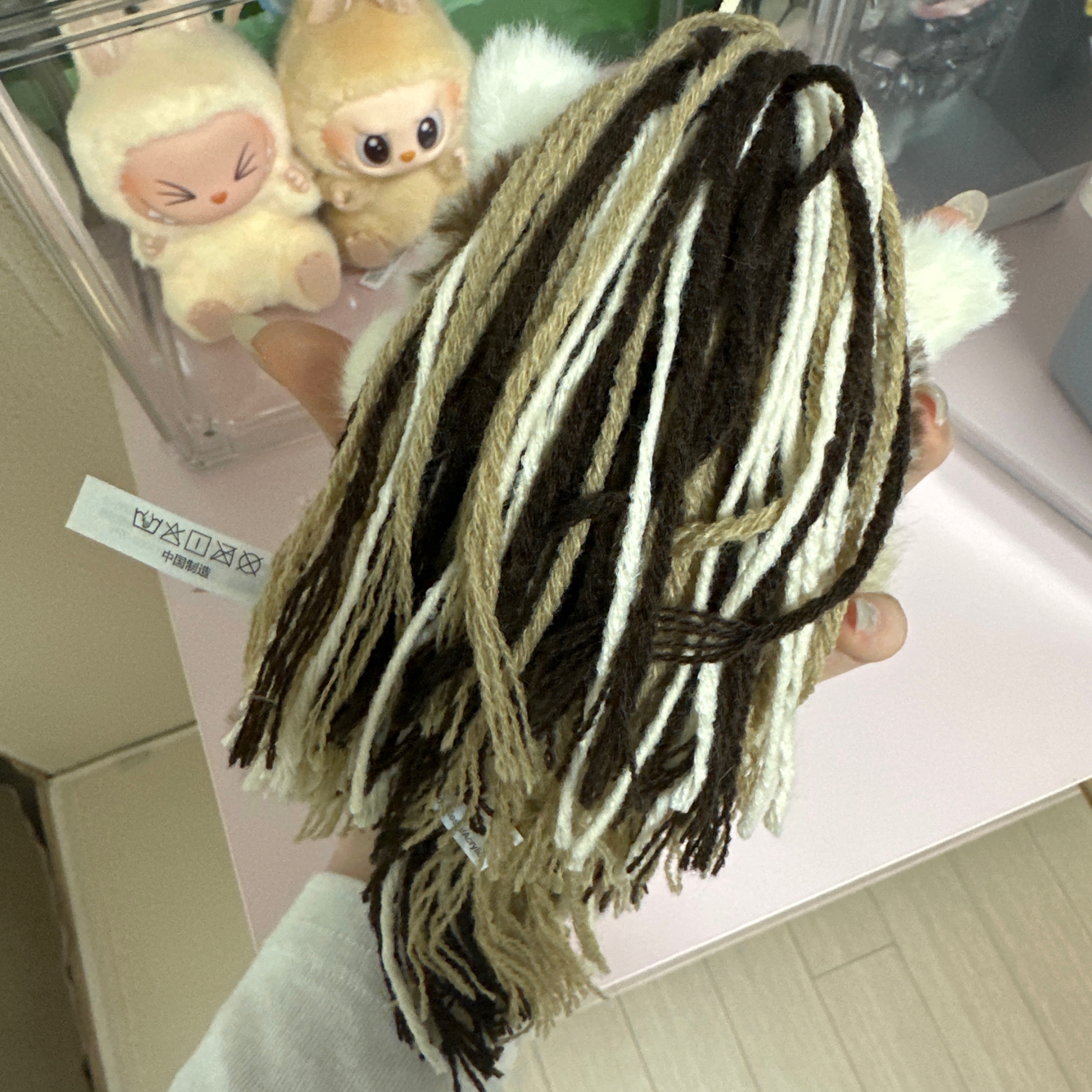 Pop Mart Have A Good Run Series Plush Pendant Sharp Wisdom (Opened Case) 착용 스타일 - 3