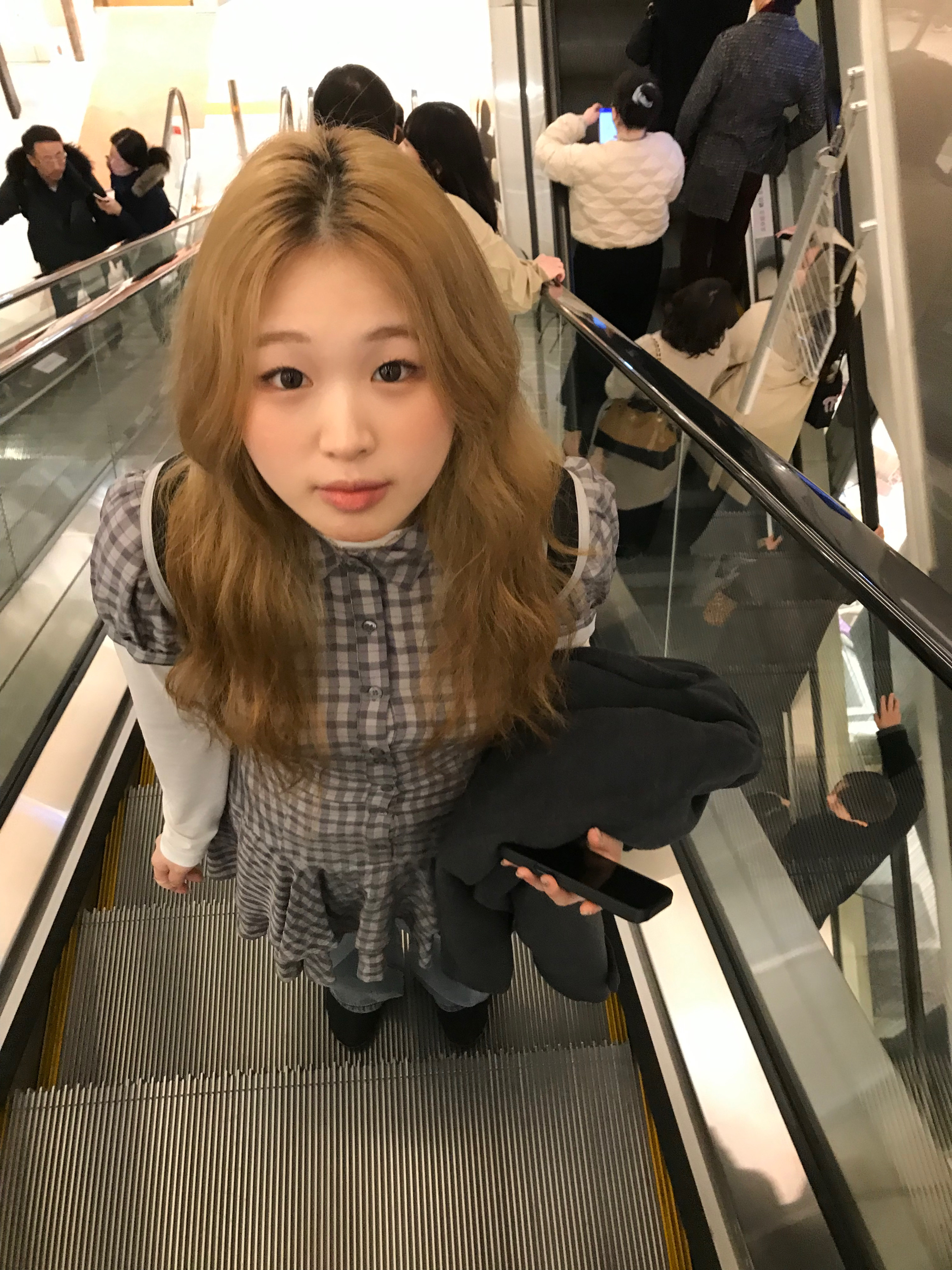 Arc'teryx Heliad 15 Backpack Solitude, Nike x Jacquemus Moon Shoe SP Off Noir Cashmere 착용 스타일 - 3
