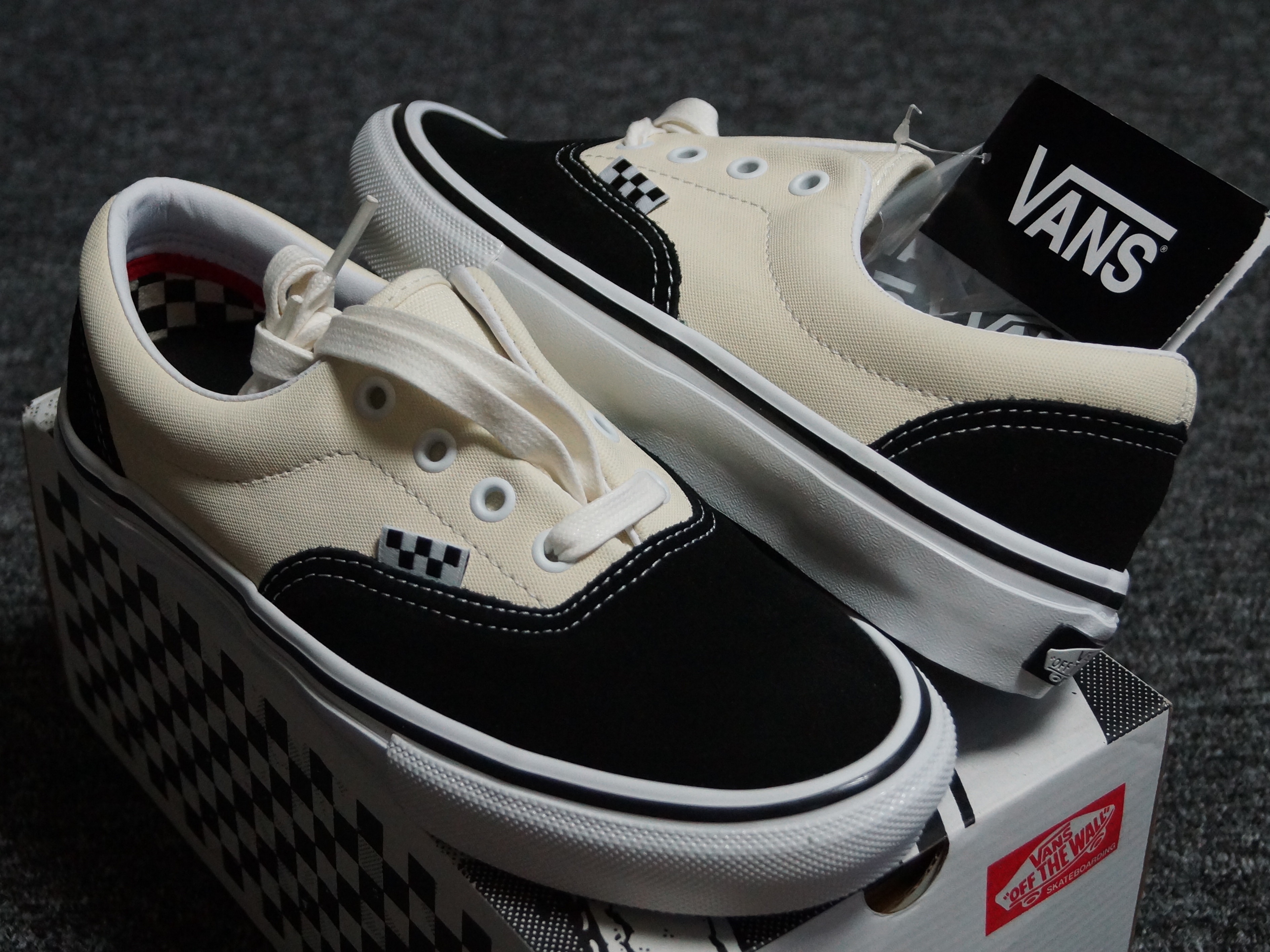 Vans Era Low Top Black White 착용 스타일