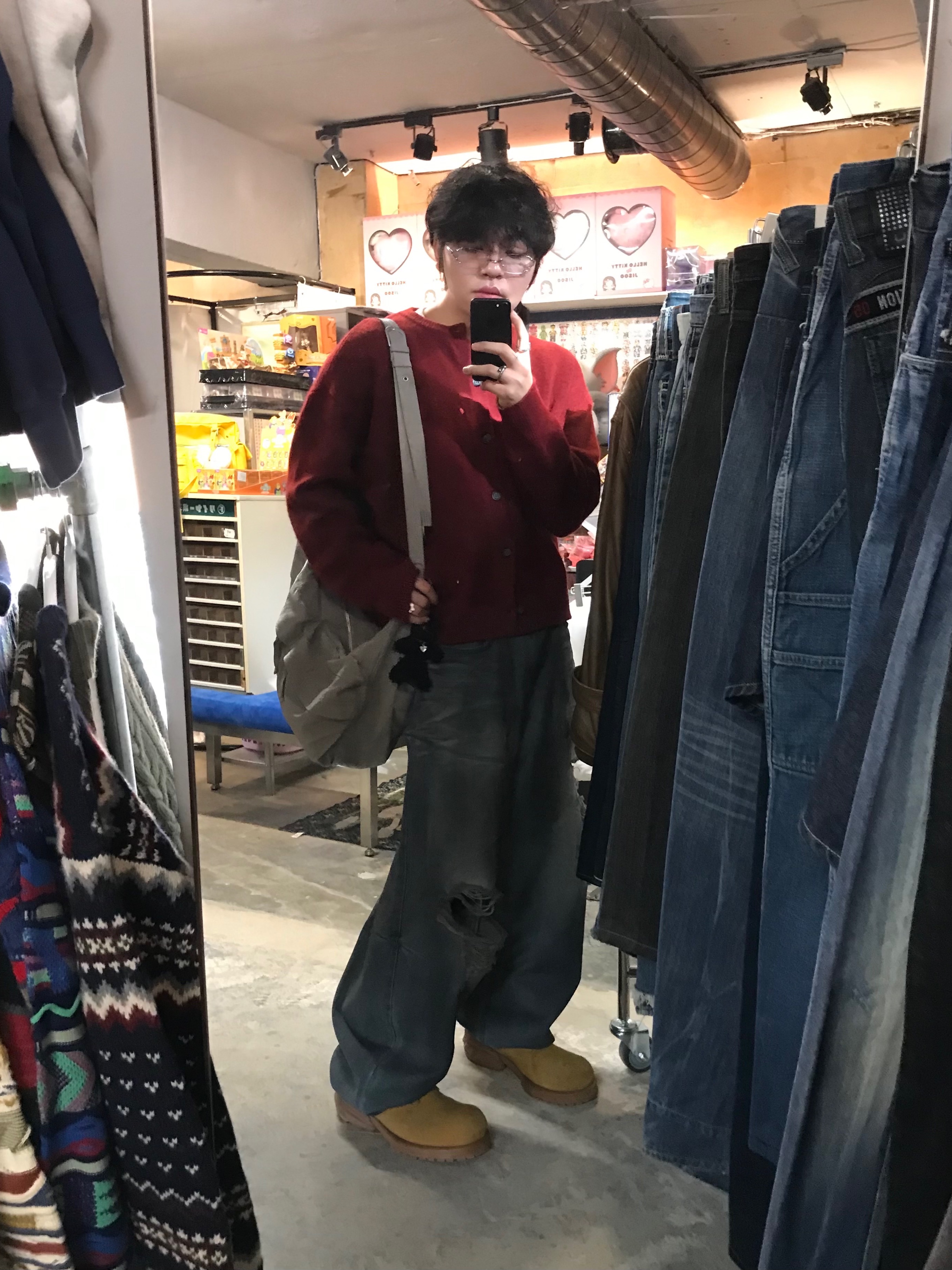 Millo Archive Crop Move V-Neck Cardigan Red, BLR Destroyed Oil Washed Wide Denim Pants Light Blue 착용 스타일 - 6