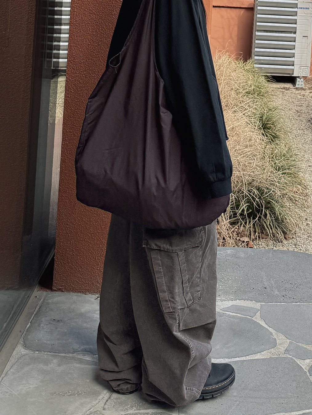 Dr. Martens Reeder Wyoming Leather Utility Shoes Black 착용 스타일 - 4