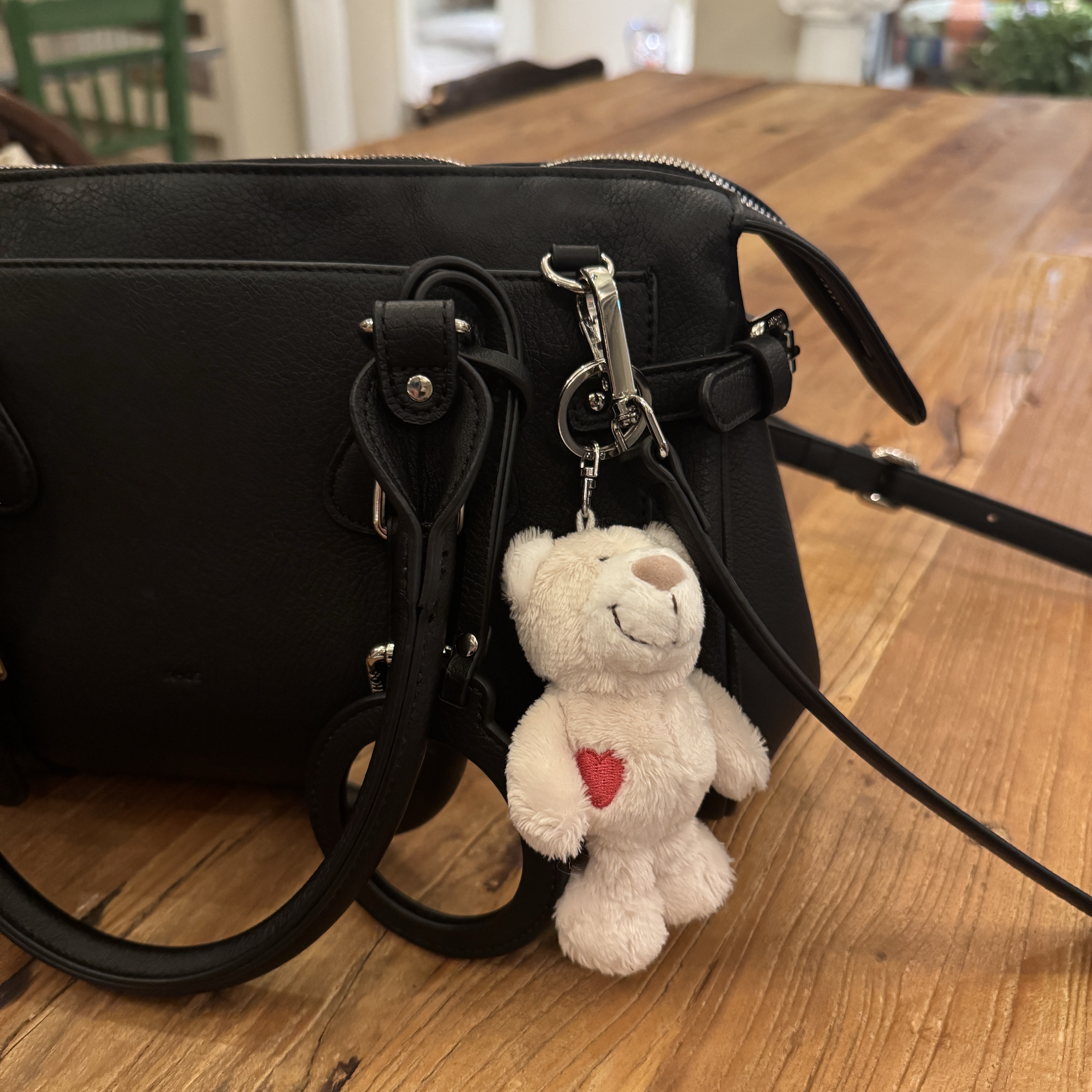 [KREAM 단독] NICI Love bear cream 10cm bb 착용 스타일 - 4