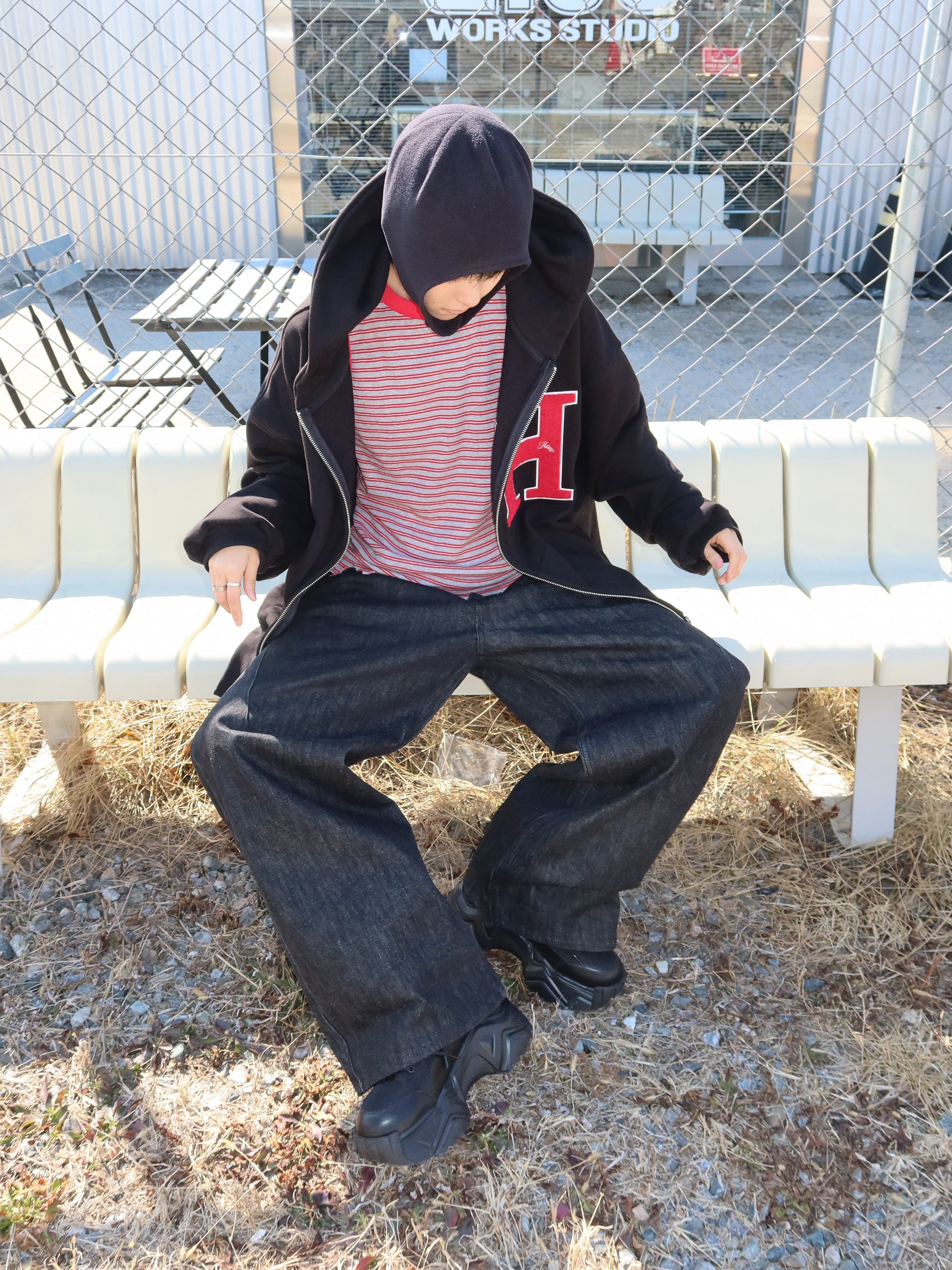 Hono Report H Boucle Hooded Zip-up Red Patch, Farfromwhat Far Selvedge Wide Jeans 착용 스타일 - 4