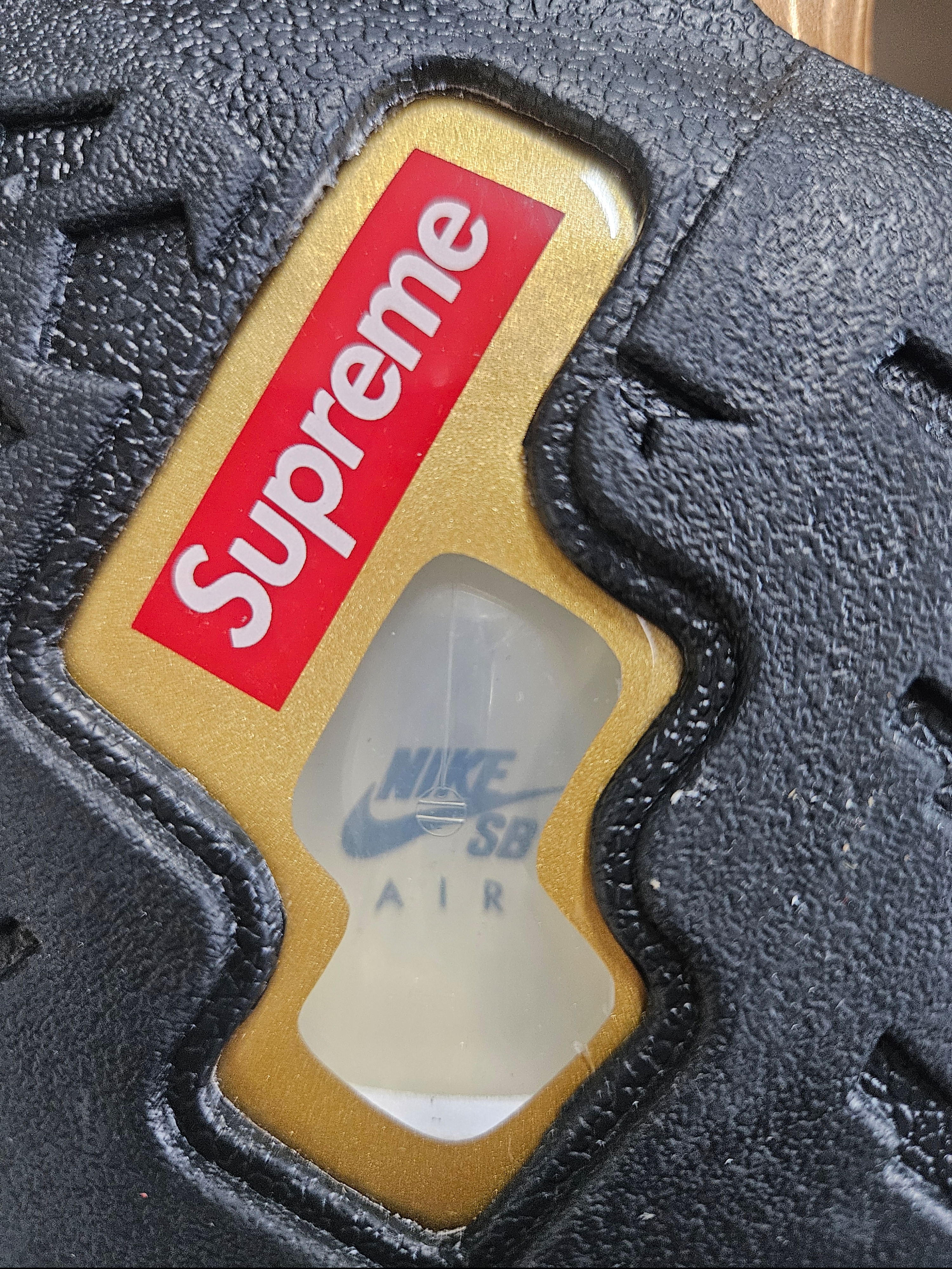 Nike x Supreme SB Air Max 2 CB 94 Low Metallic Gold Varisty Red Metallic Gold Black 착용 스타일 - 8