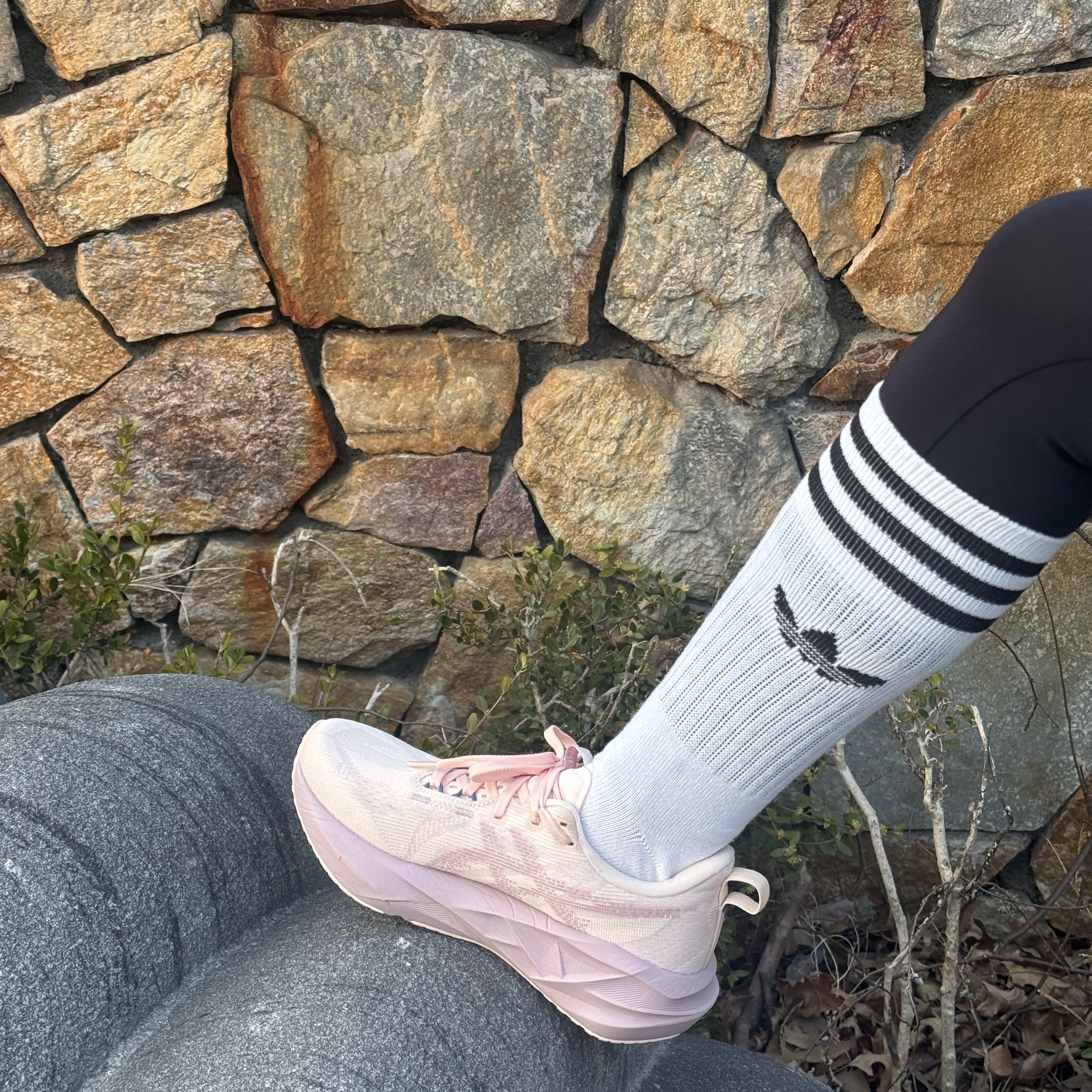 (W) Asics Novablast 5 Pearl Pink Morganite 착용 스타일 - 2