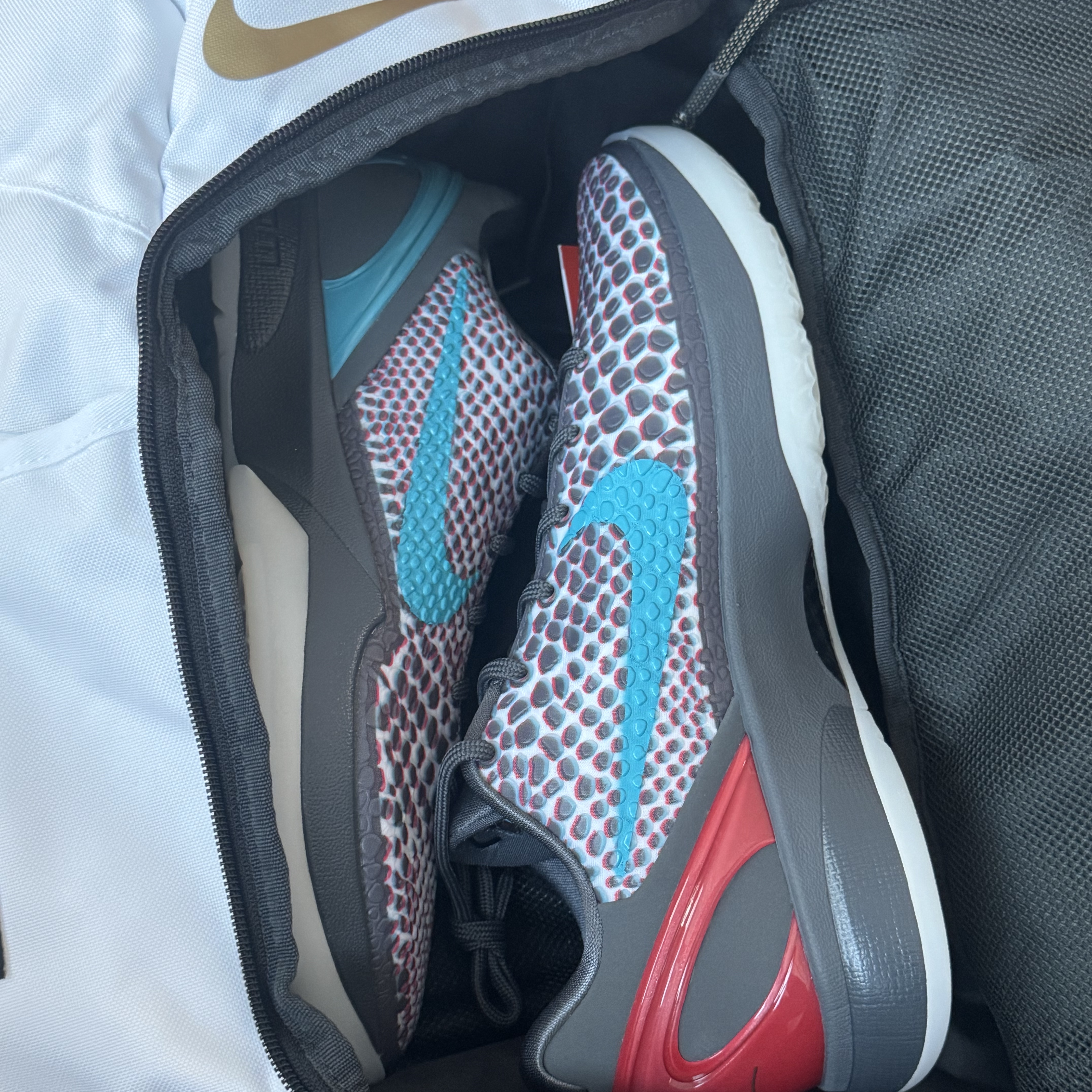 Nike Hoops Elite Backpack 32L White Black, Nike Kobe 6 Protro 3D Dark Grey Chlorine Blue 착용 스타일 - 2