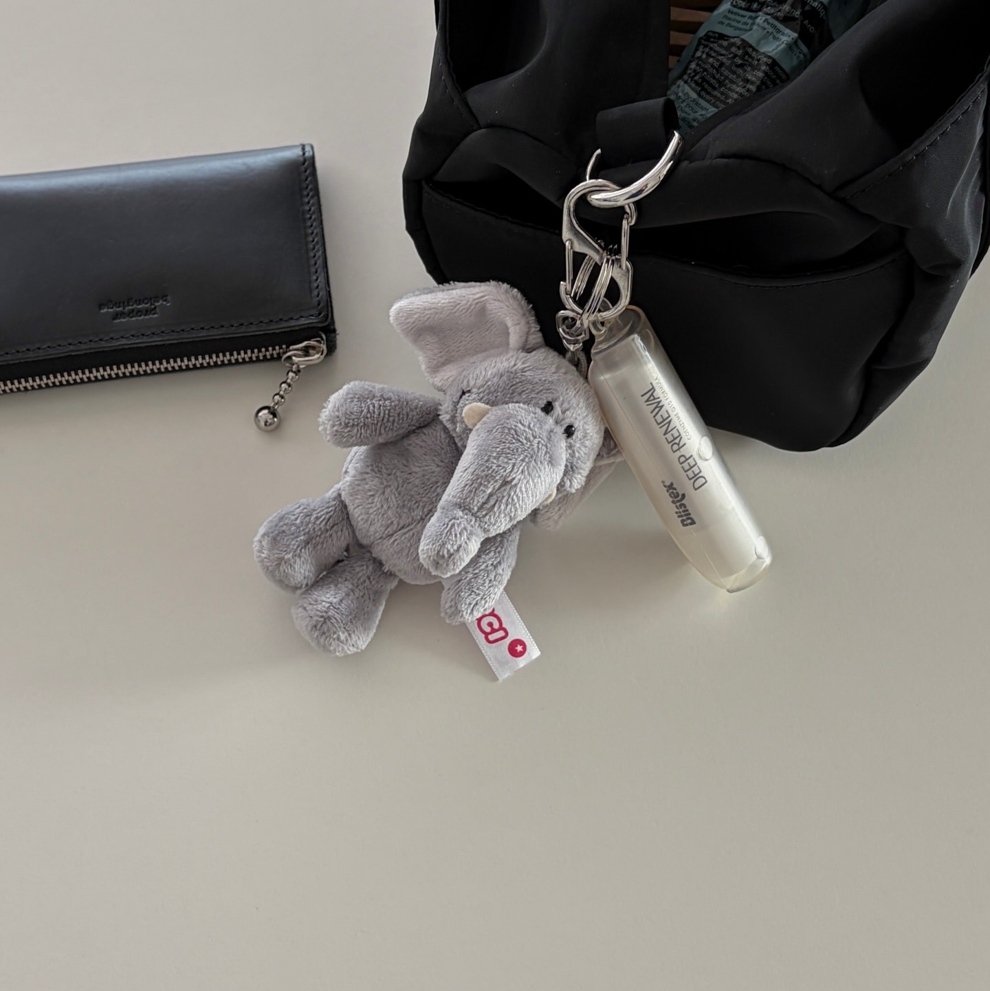 [KREAM 단독] NICI Elephant Ethon 10cm bb 착용 스타일