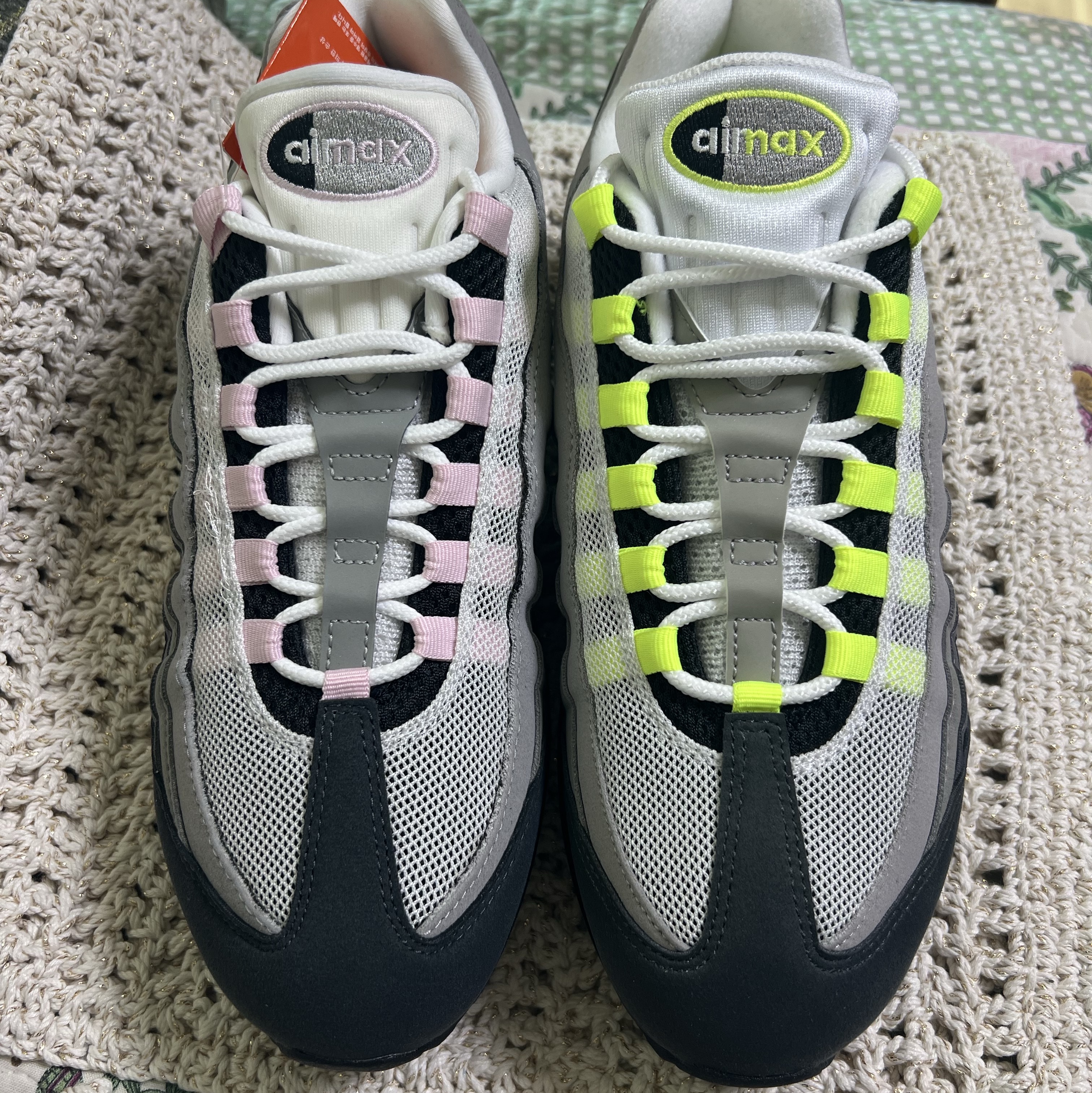 Nike Air Max 95 OG Neon, (W) Nike Air Max 95 Pink Foam 착용 스타일