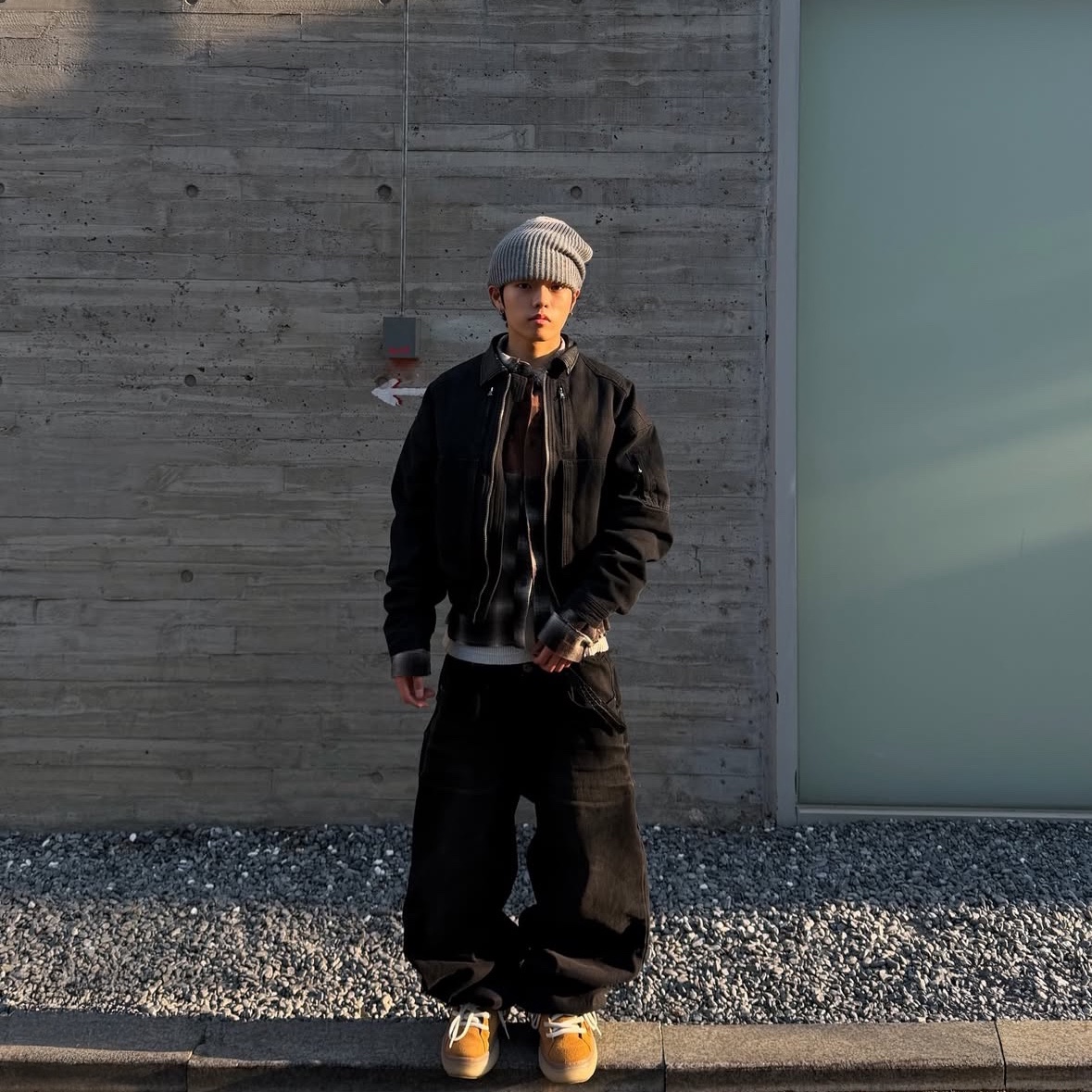 AX CONNECTION Crocodile Texture Belt, AX CONNECTION Raised Surface Washed Wide Denim Pants 착용 스타일 - 2