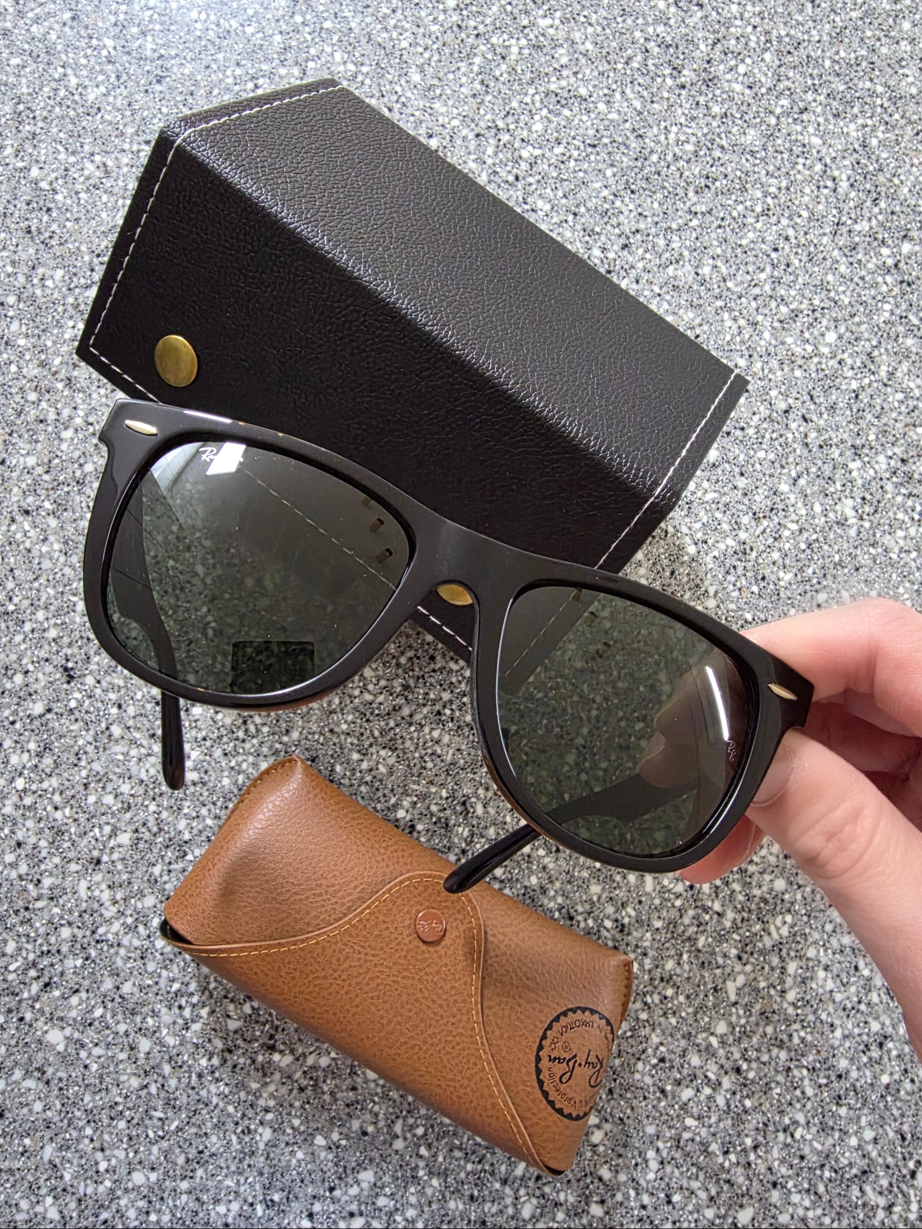 Ray-Ban Original Wayfarer Classic Polished Black Frame Green Classic G-15 Lenses Low Bridge Fit 착용 스타일 - 1