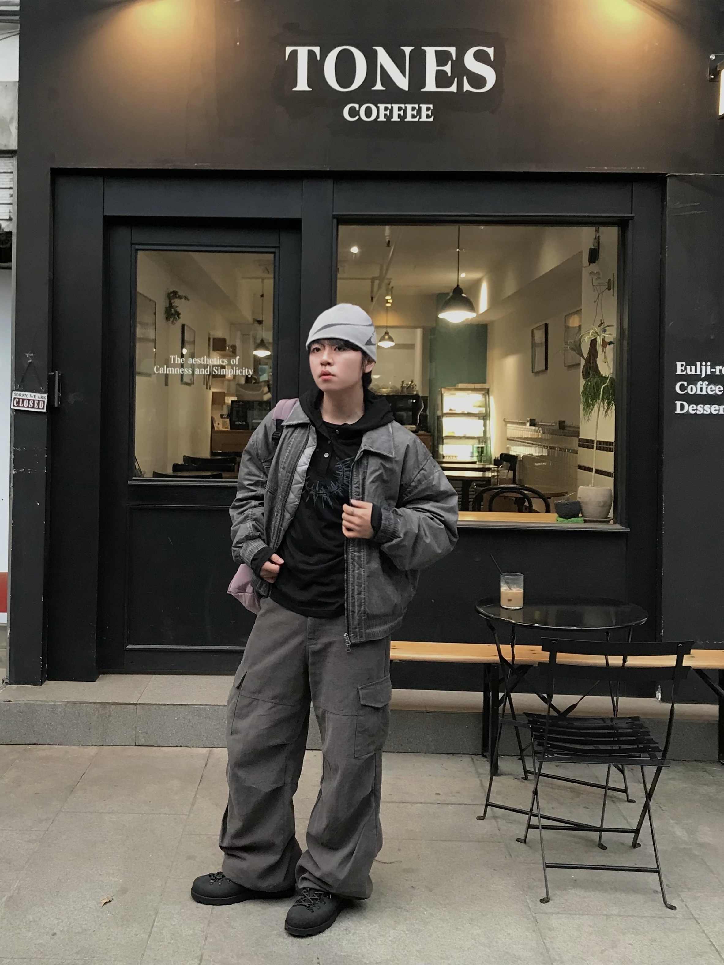 BLR Curved Logo Beanie Black/Gray, BLR Curved Logo Beanie Grey 착용 스타일 - 1