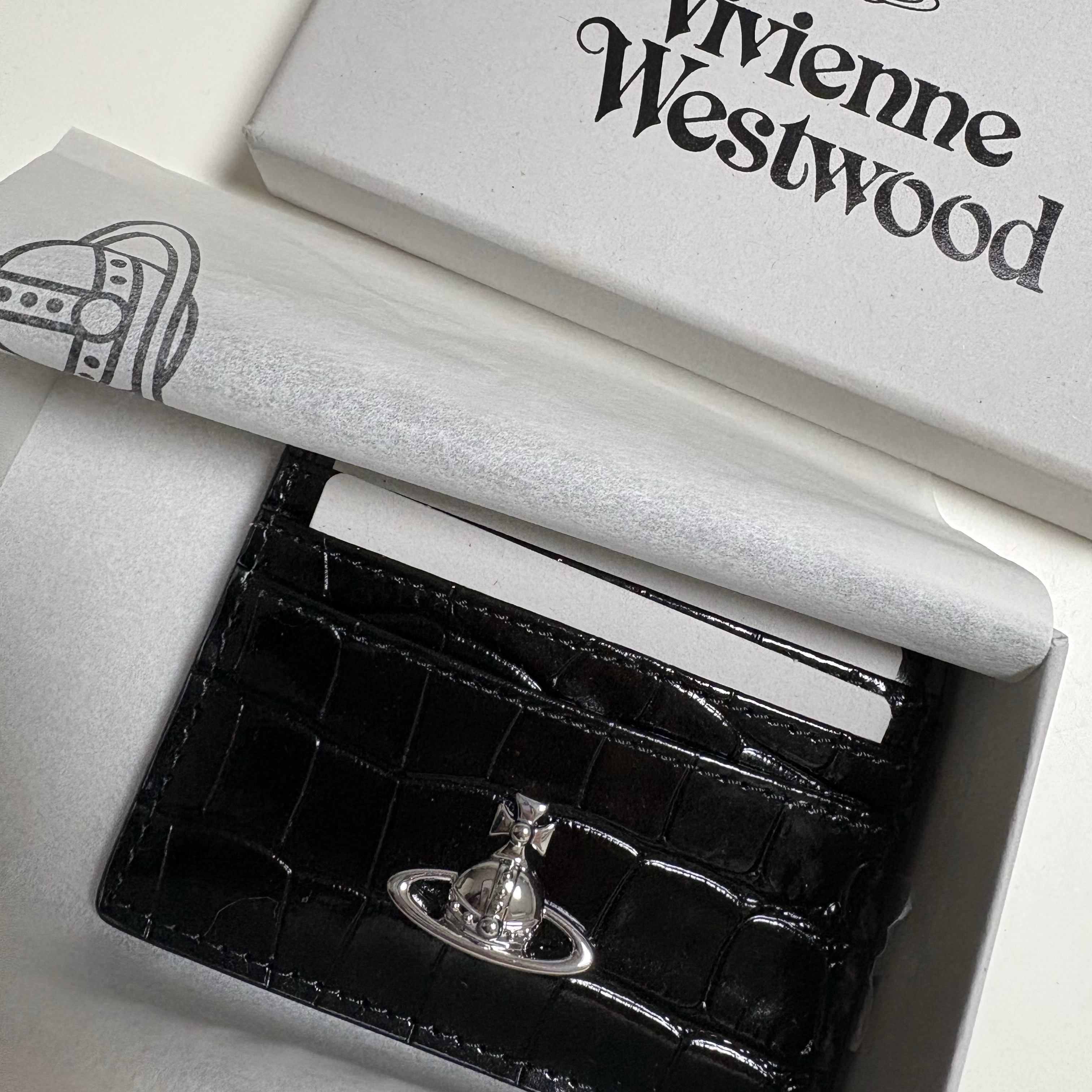 Vivienne Westwood Orb Card Holder Black 착용 스타일