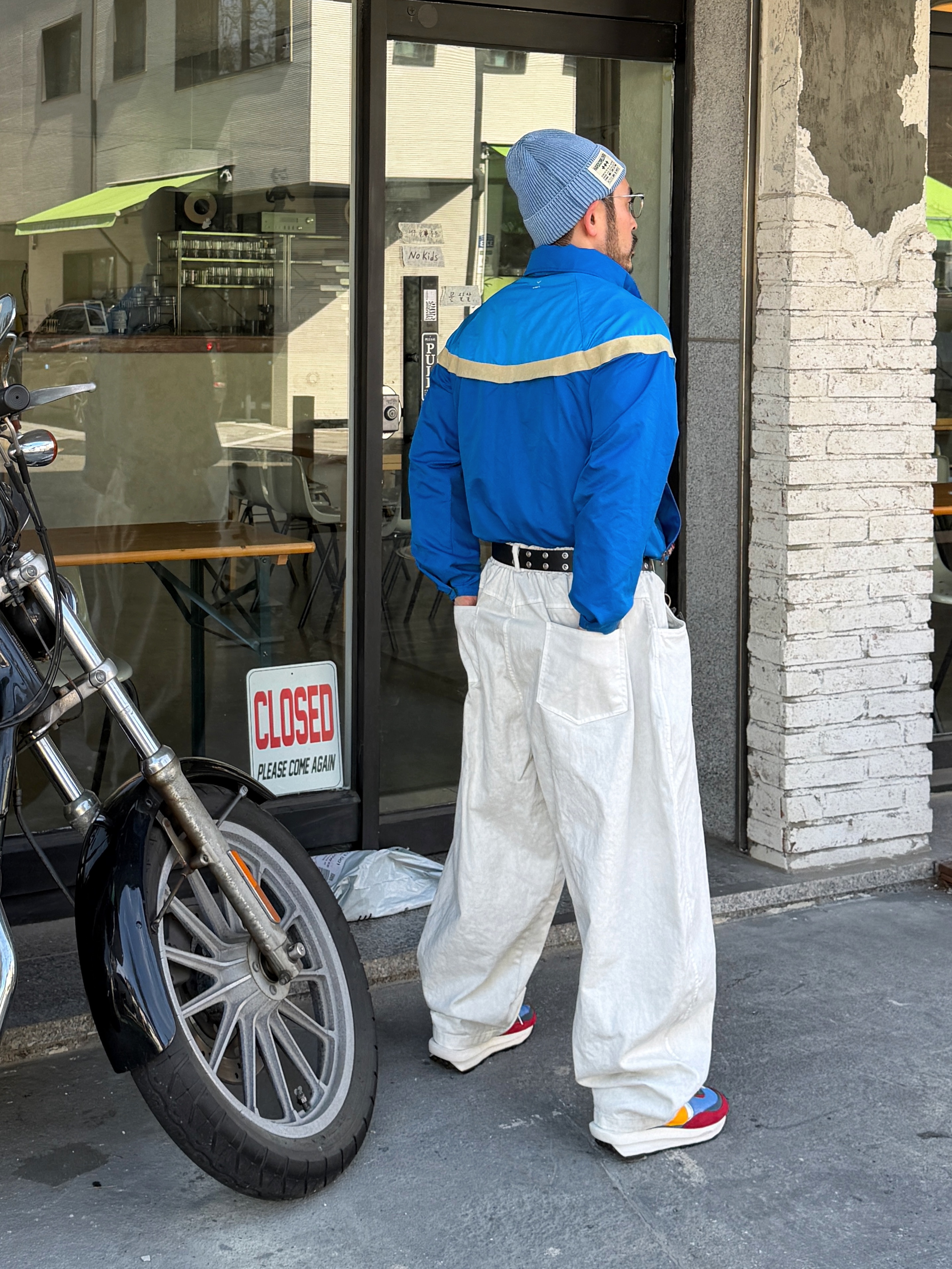 Nike x Sacai LDWaffle Blue Multi 착용 스타일 - 5