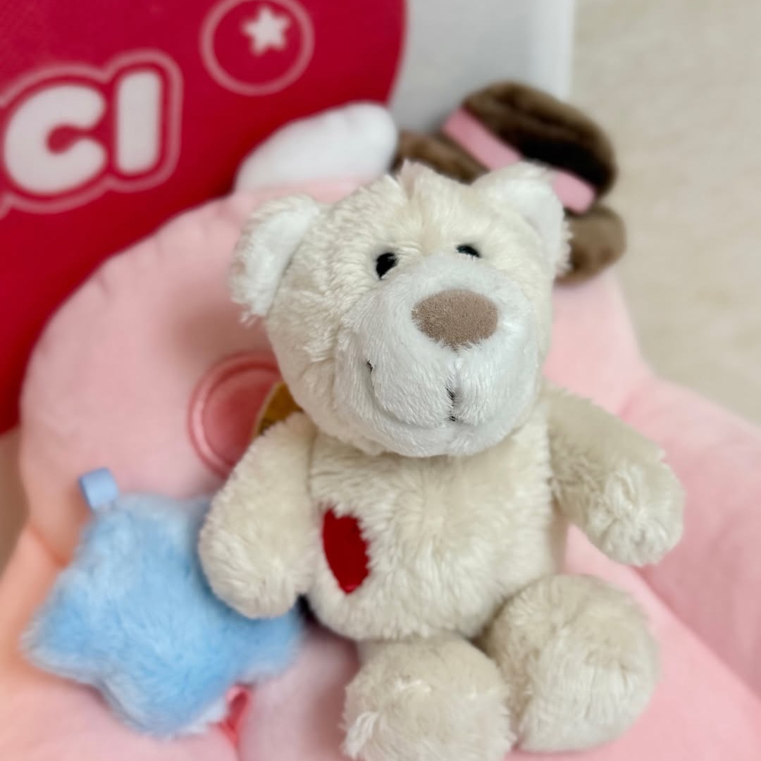 [KREAM 단독] NICI Love bear cream 10cm bb 착용 스타일 - 2