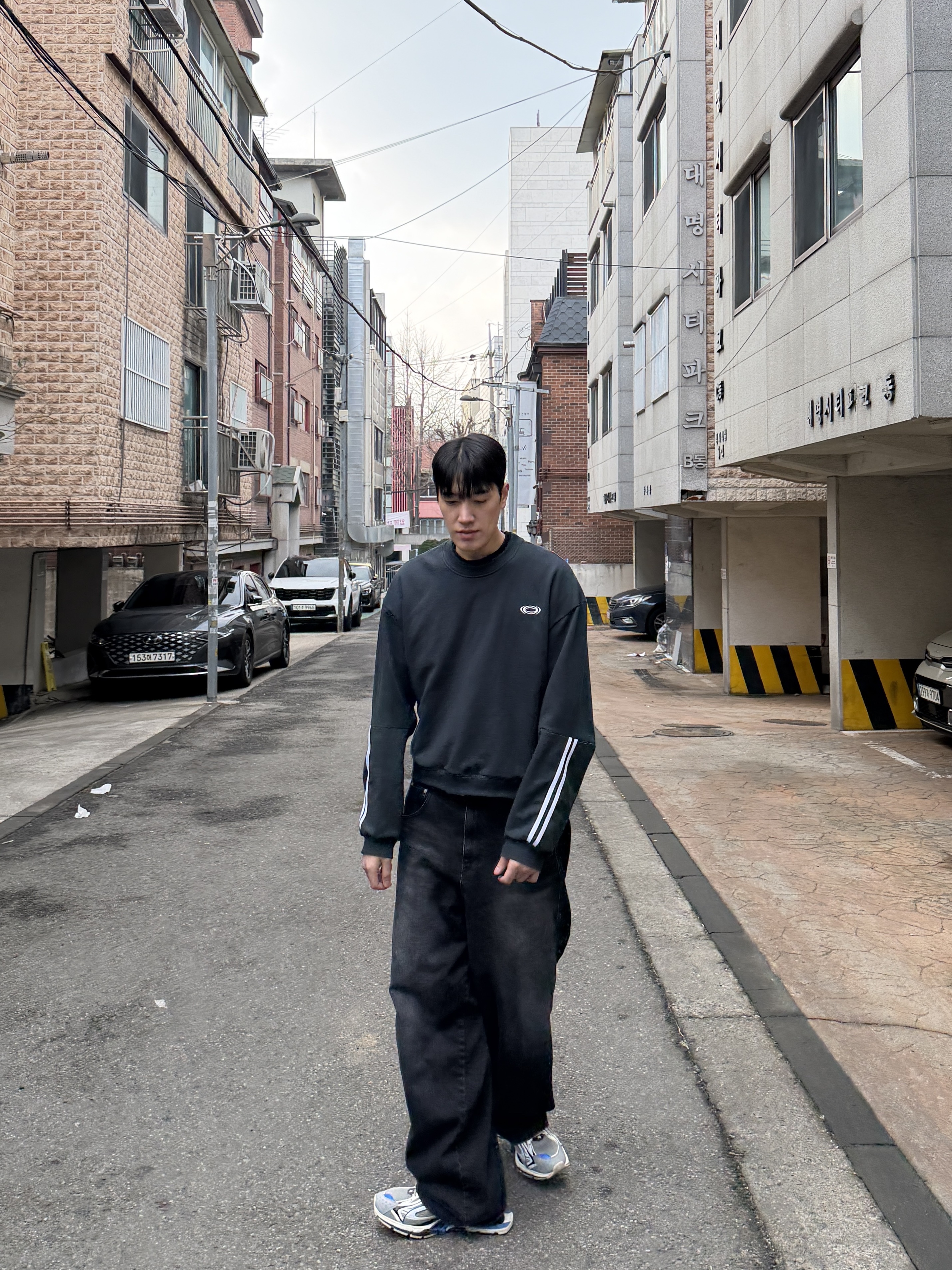 Civision by CSC Iconic Sweatshirt Dark Navy, Civision by CSC Japanese Paneled Denim Pants 착용 스타일 - 3