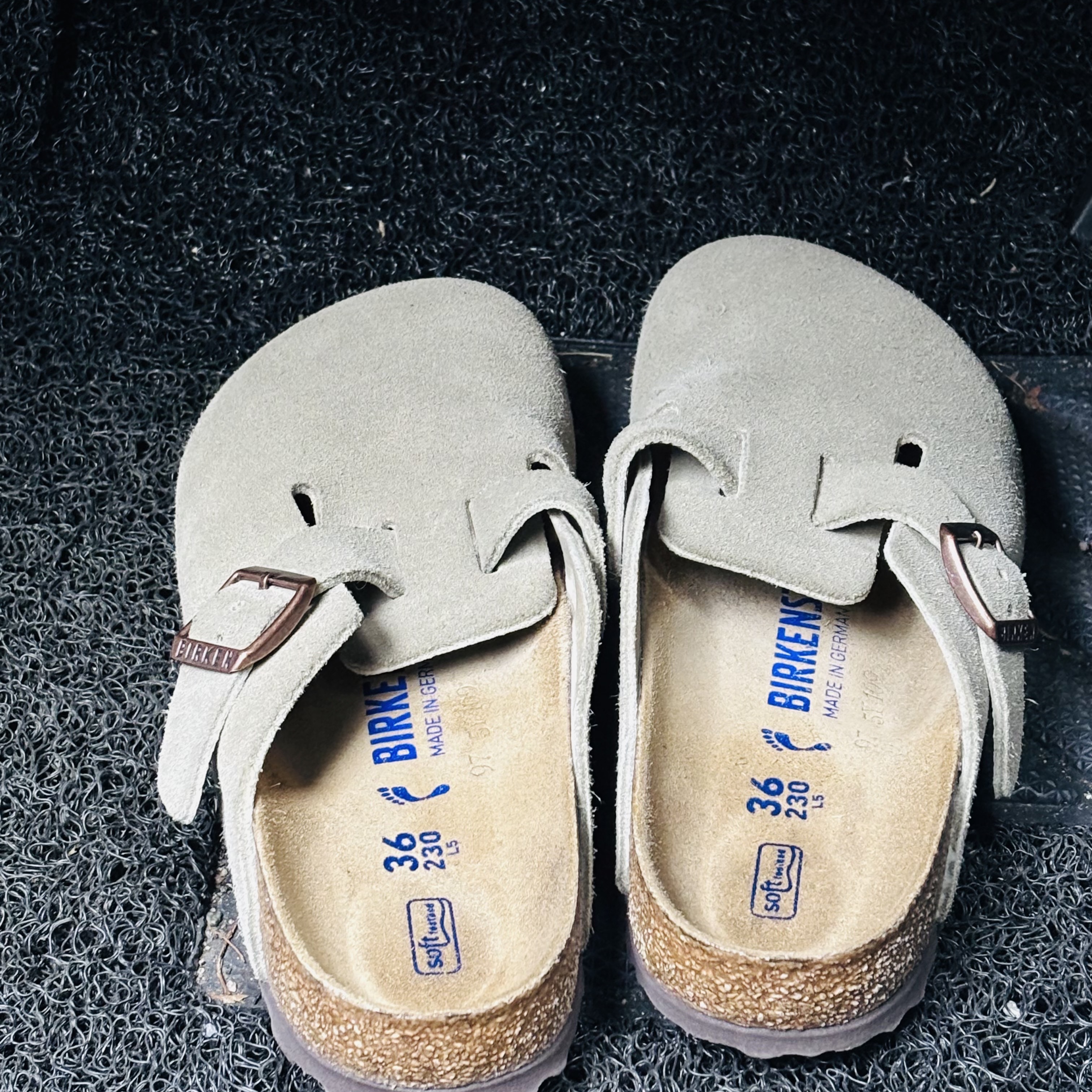 Birkenstock Boston Soft Footbed Taupe - Narrow 착용 스타일