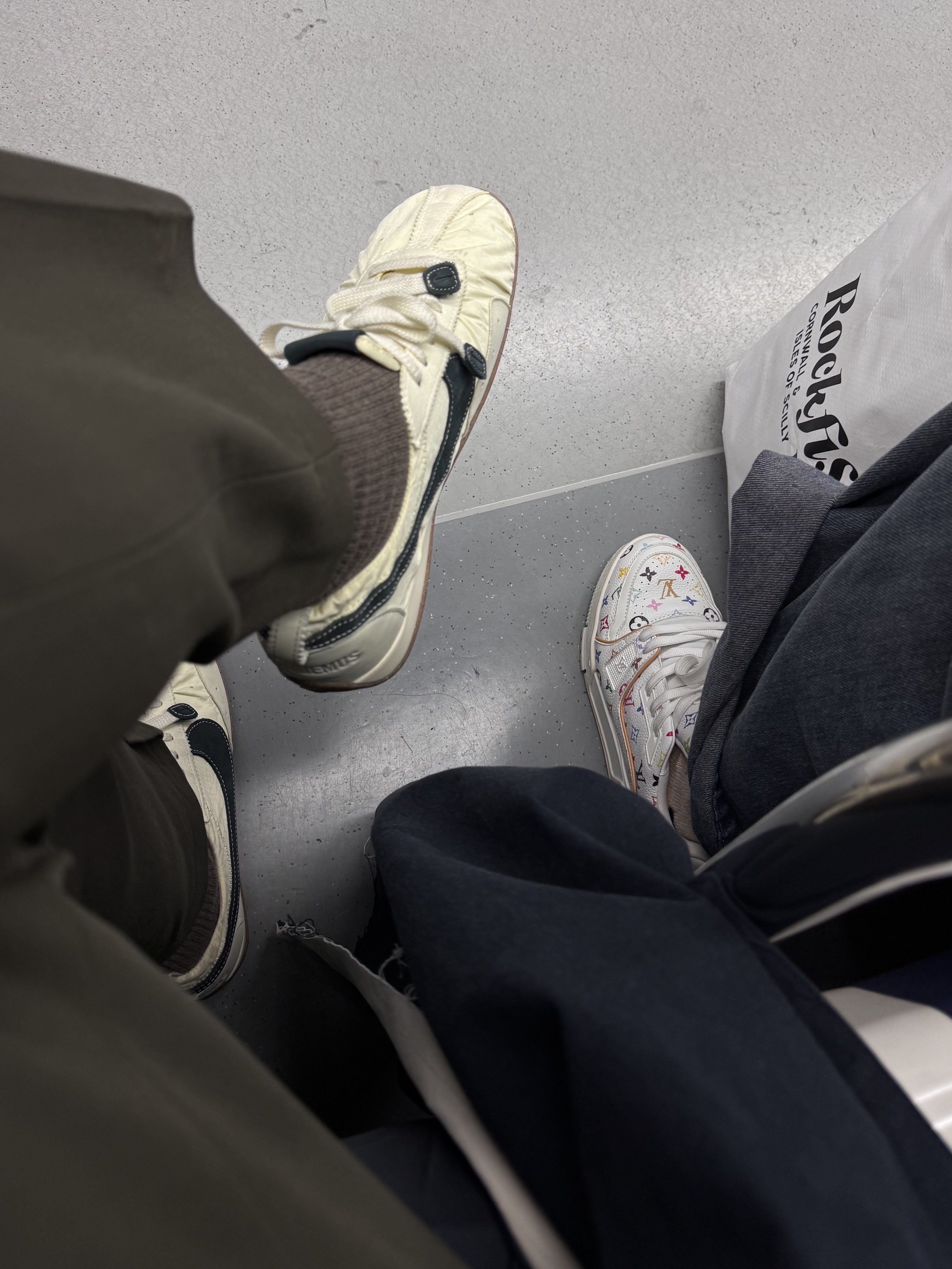 Nike x Jacquemus Moon Shoe SP Alabaster Off Noir 착용 스타일 - 1