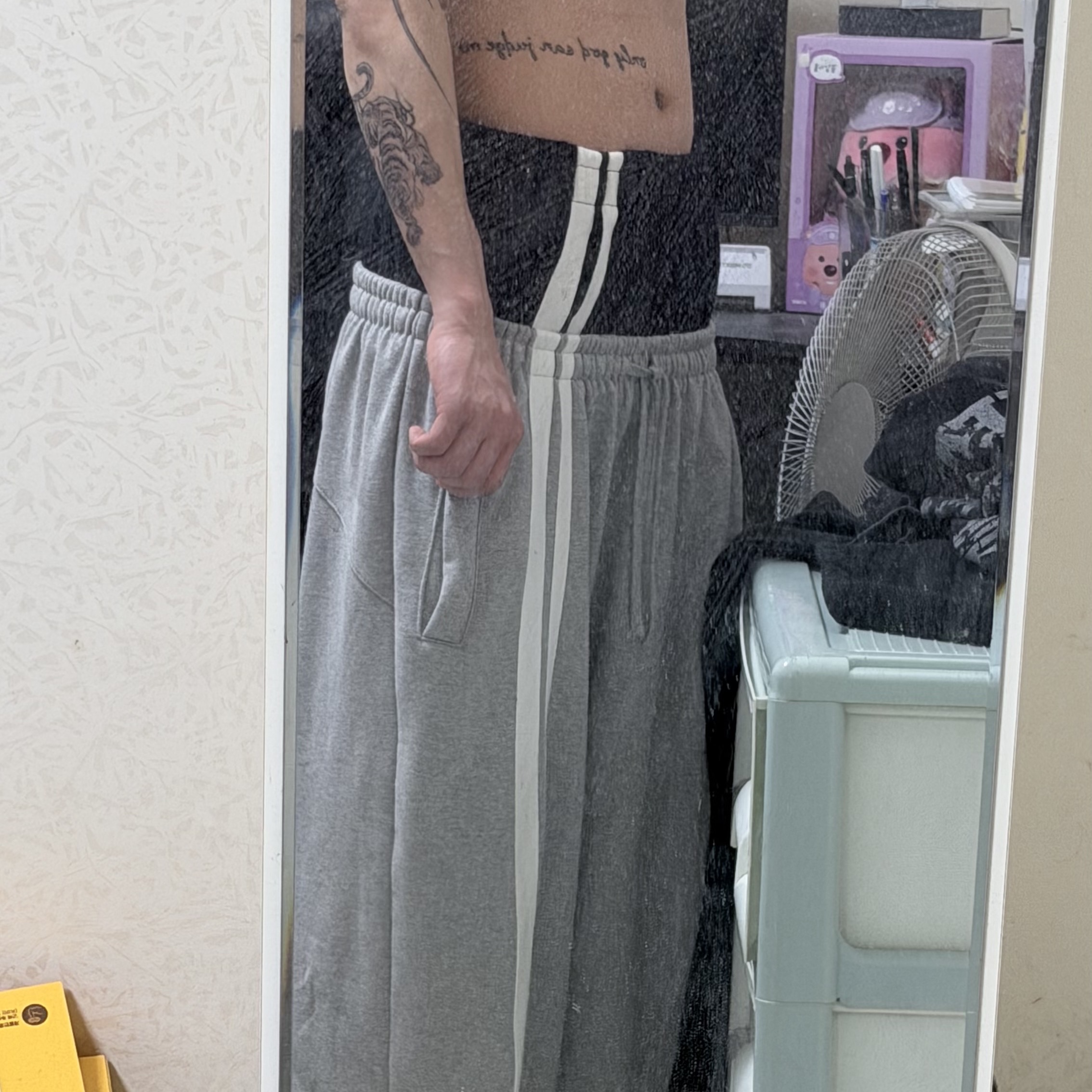 ROARINGRAD Double Waist Sweat Pants Gray 착용 스타일 - 3