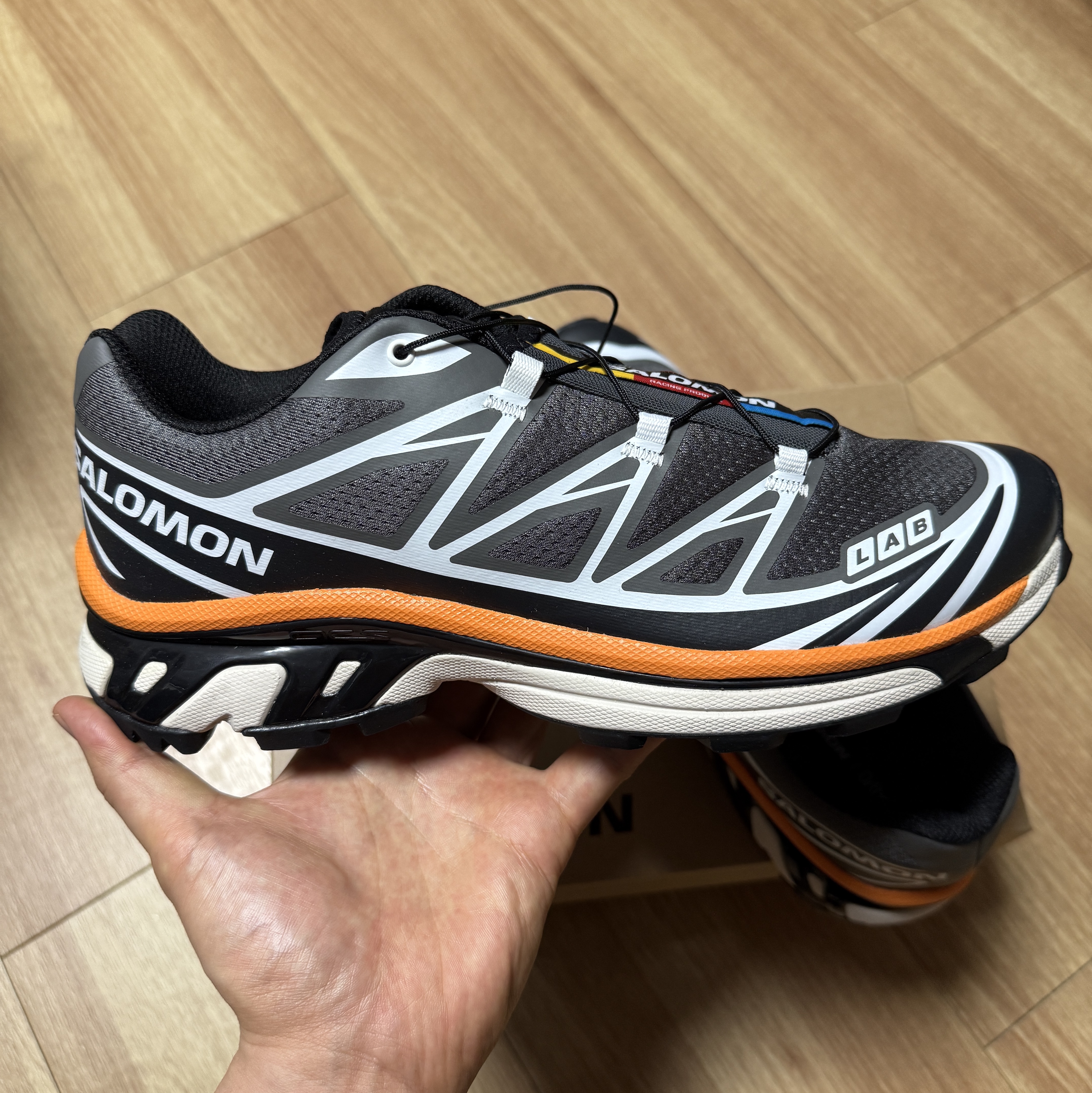 Salomon XT-6 Pewter Black 착용 스타일 - 2